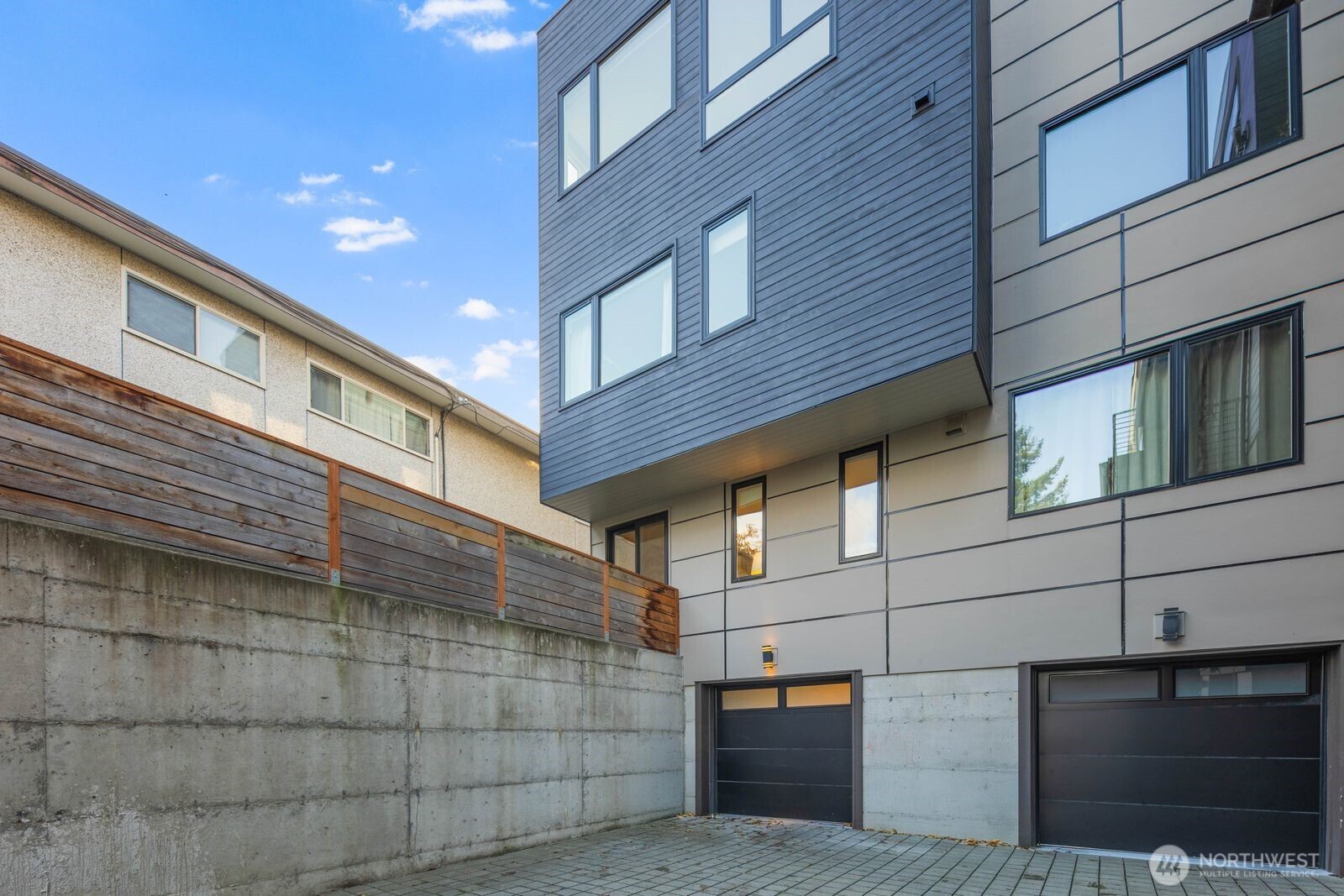 Seattle, Washington, 98103, United States, 3 Bedrooms Bedrooms, ,2 BathroomsBathrooms,Residential,For Sale,1990926