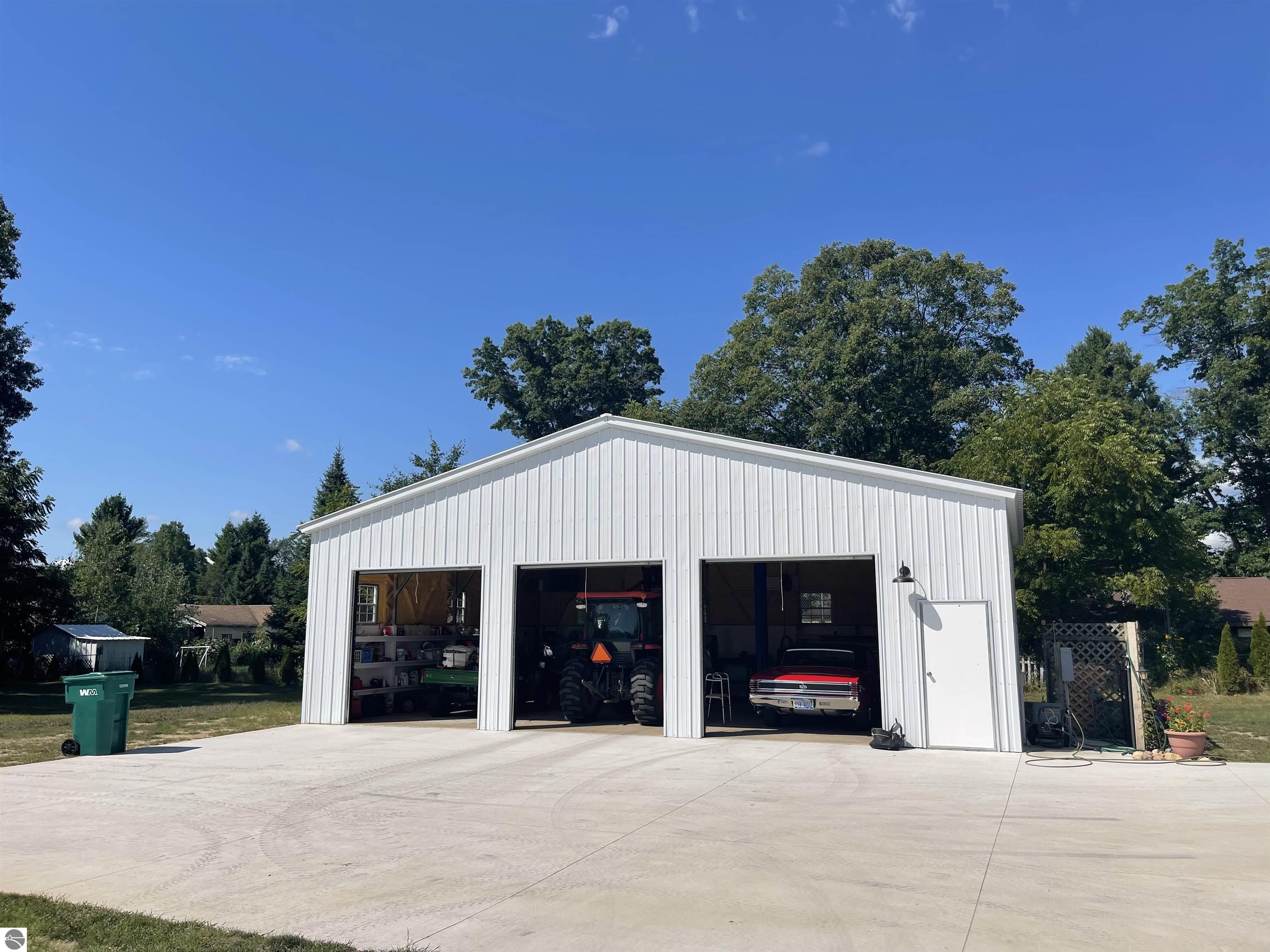 Harrison, Michigan, 48625, United States, 3 Bedrooms Bedrooms, ,3 BathroomsBathrooms,Residential,For Sale,2007546