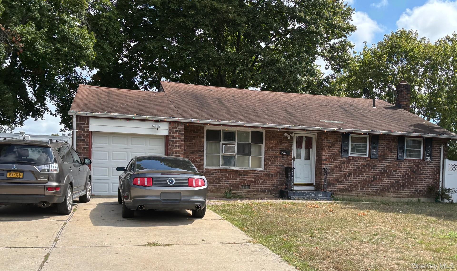 Bay Shore, New York, 11706, United States, 3 Bedrooms Bedrooms, ,3 BathroomsBathrooms,Residential,For Sale,1992406