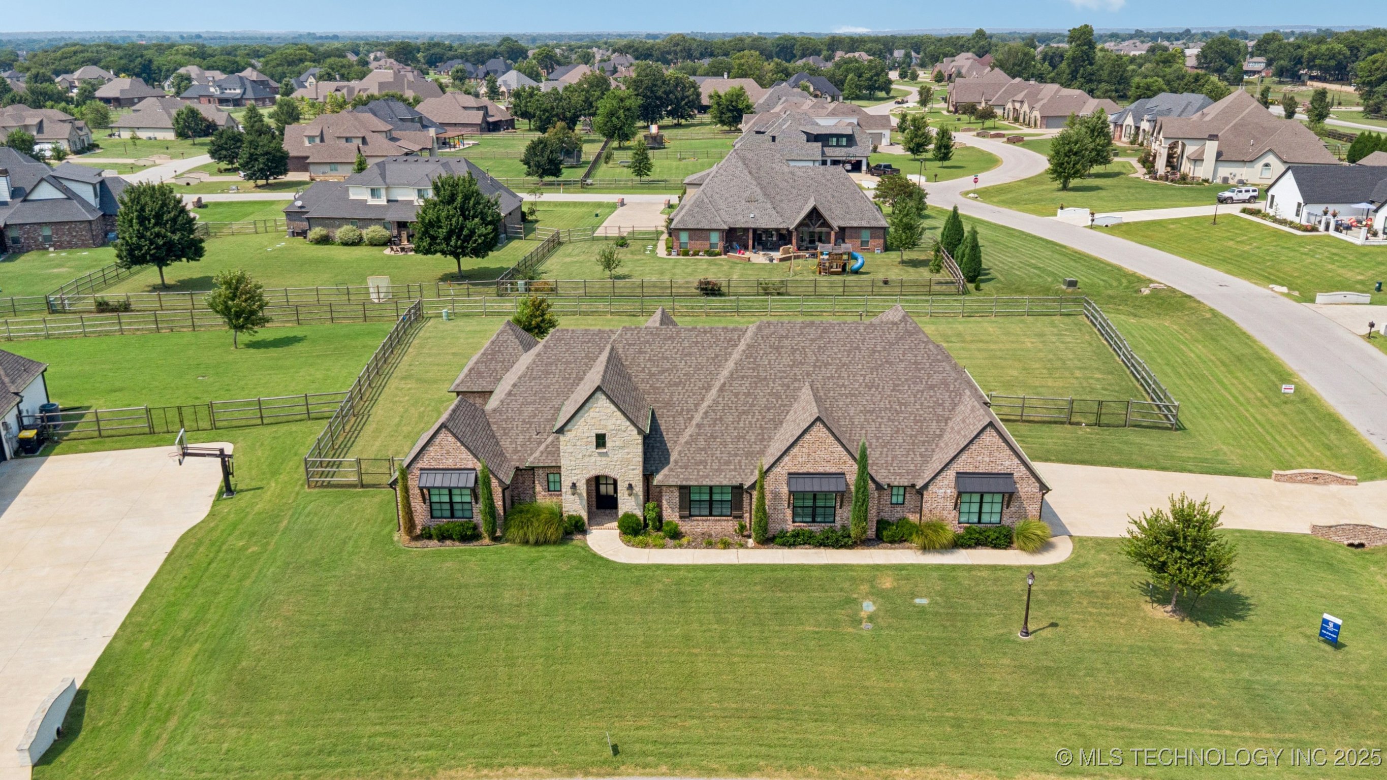 Owasso, Oklahoma, 74055, United States, 4 Bedrooms Bedrooms, ,4 BathroomsBathrooms,Residential,For Sale,1964106