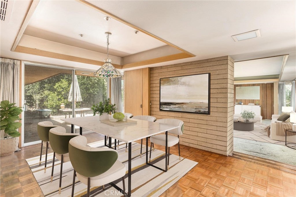 Redlands, California, 92373, United States, 4 Bedrooms Bedrooms, ,1 BathroomBathrooms,Residential,For Sale,1899993