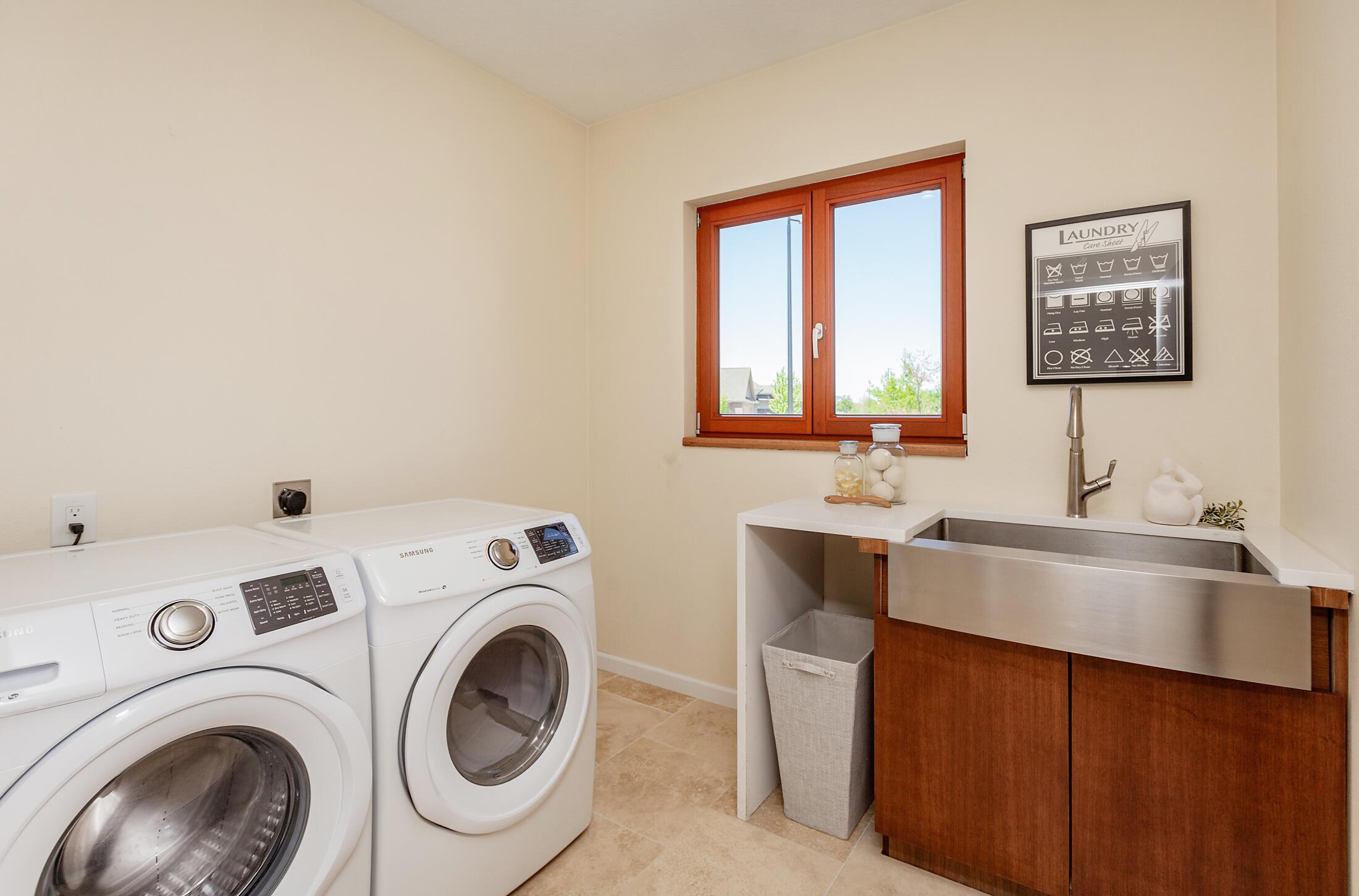 Ames, Iowa, 50014, United States, 4 Bedrooms Bedrooms, ,5 BathroomsBathrooms,Residential,For Sale,1801631