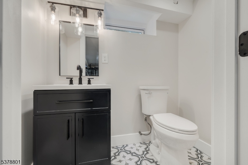 Hillside Twp., New Jersey, 07205, United States, 3 Bedrooms Bedrooms, ,2 BathroomsBathrooms,Residential,For Sale,1917929