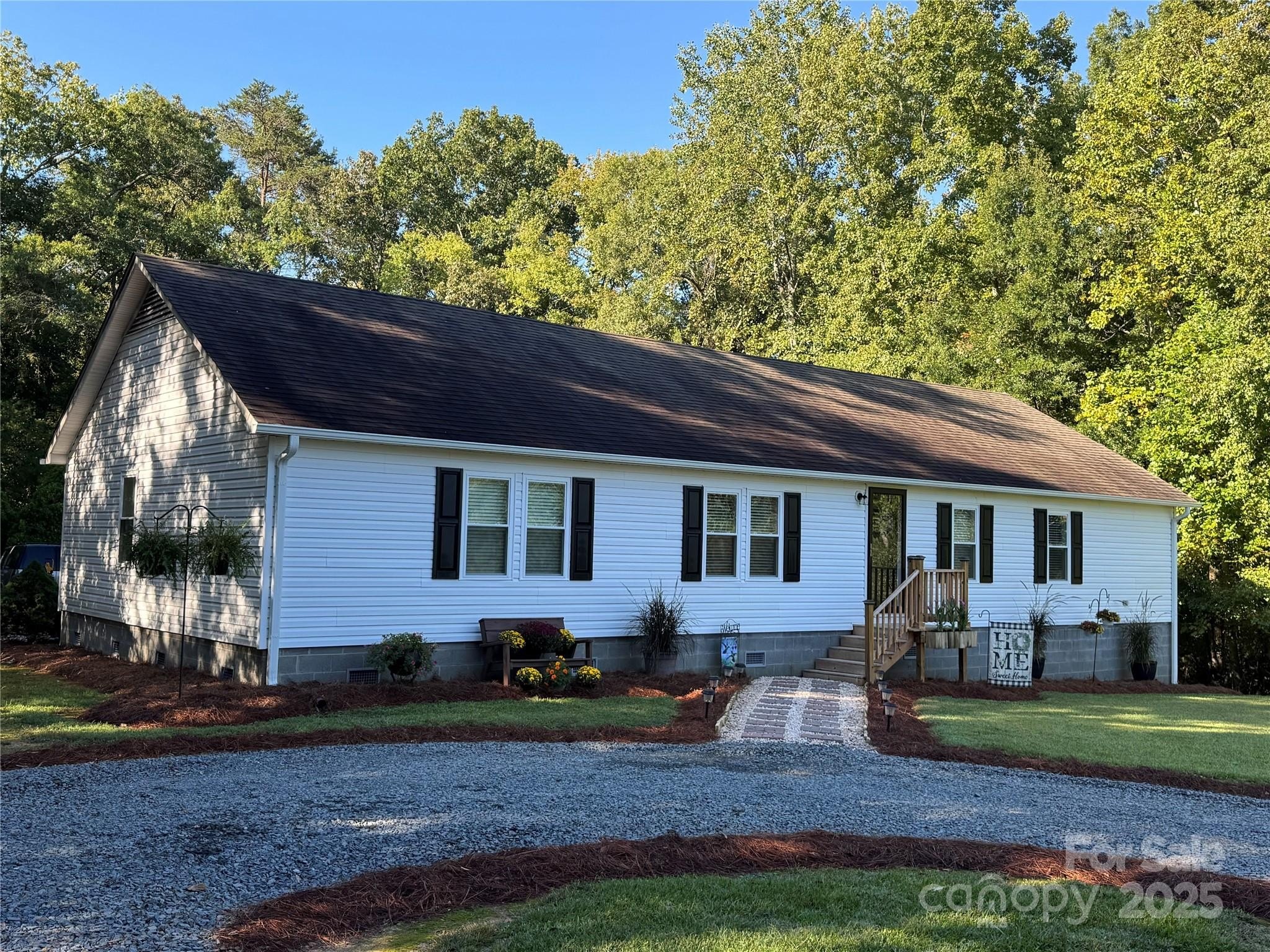 Albemarle, North Carolina, 28001, United States, 3 Bedrooms Bedrooms, ,2 BathroomsBathrooms,Residential,For Sale,1979177