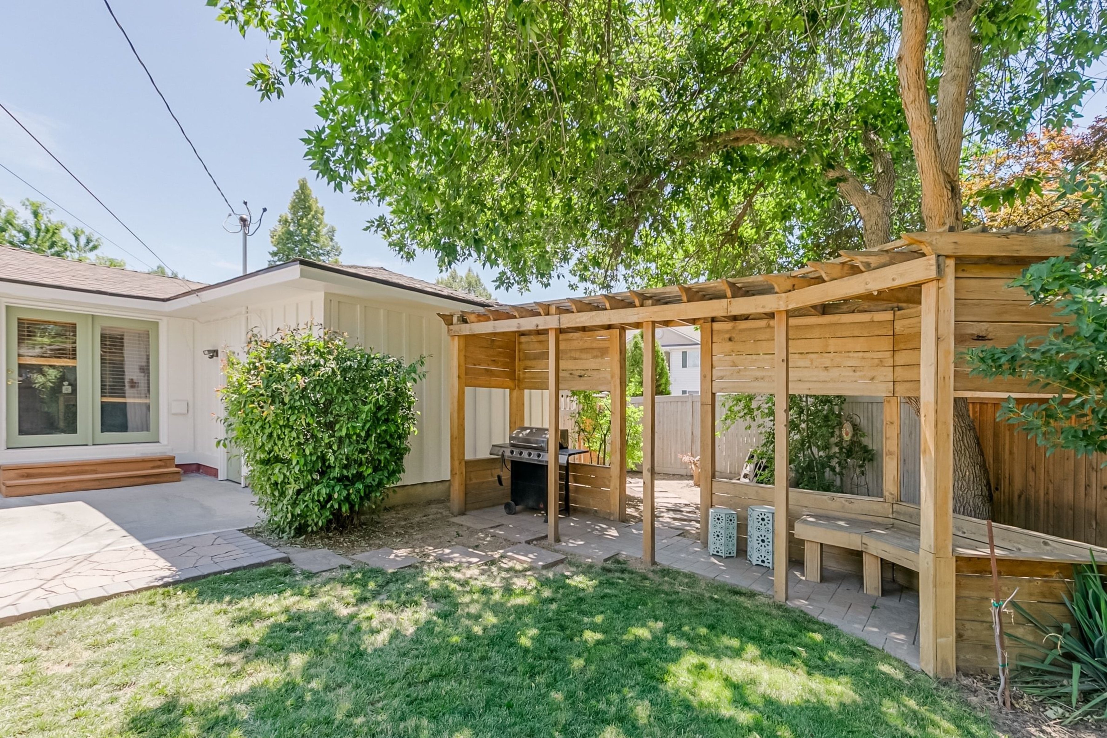 Parklike Yard, 3 Bedroom 1.5 Bath Home - 物件實景