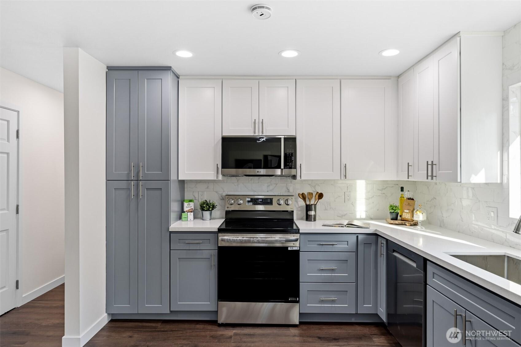 PUYALLUP, Washington, 98373, United States, 6 Bedrooms Bedrooms, ,3 BathroomsBathrooms,Residential,For Sale,2000795