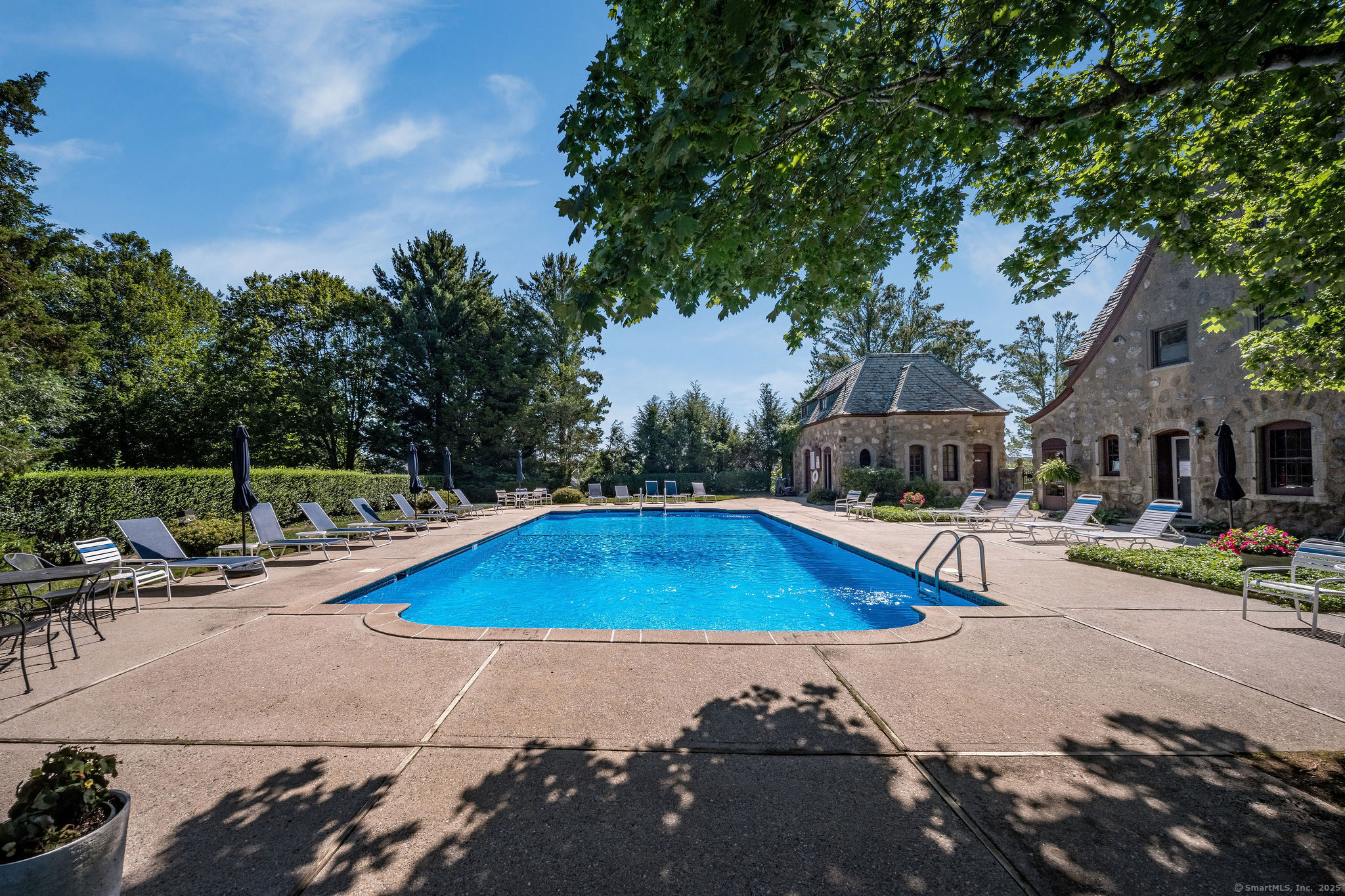 Madison, Connecticut, 06443, United States, 2 Bedrooms Bedrooms, ,3 BathroomsBathrooms,Residential,For Sale,1926954
