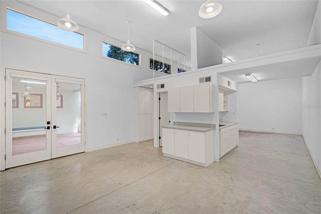 Orlando, Florida, 32806, United States, 3 Bedrooms Bedrooms, ,4 BathroomsBathrooms,Residential,For Sale,1927434