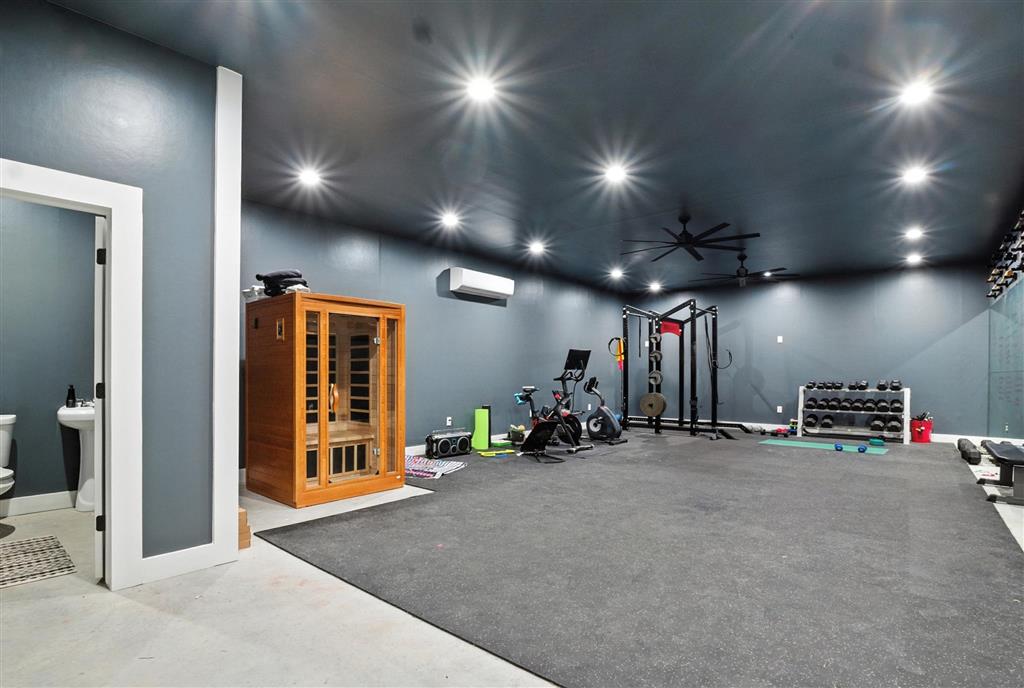 Lake Charles, Louisiana, 70605, United States, 5 Bedrooms Bedrooms, ,5 BathroomsBathrooms,Residential,For Sale,1977475