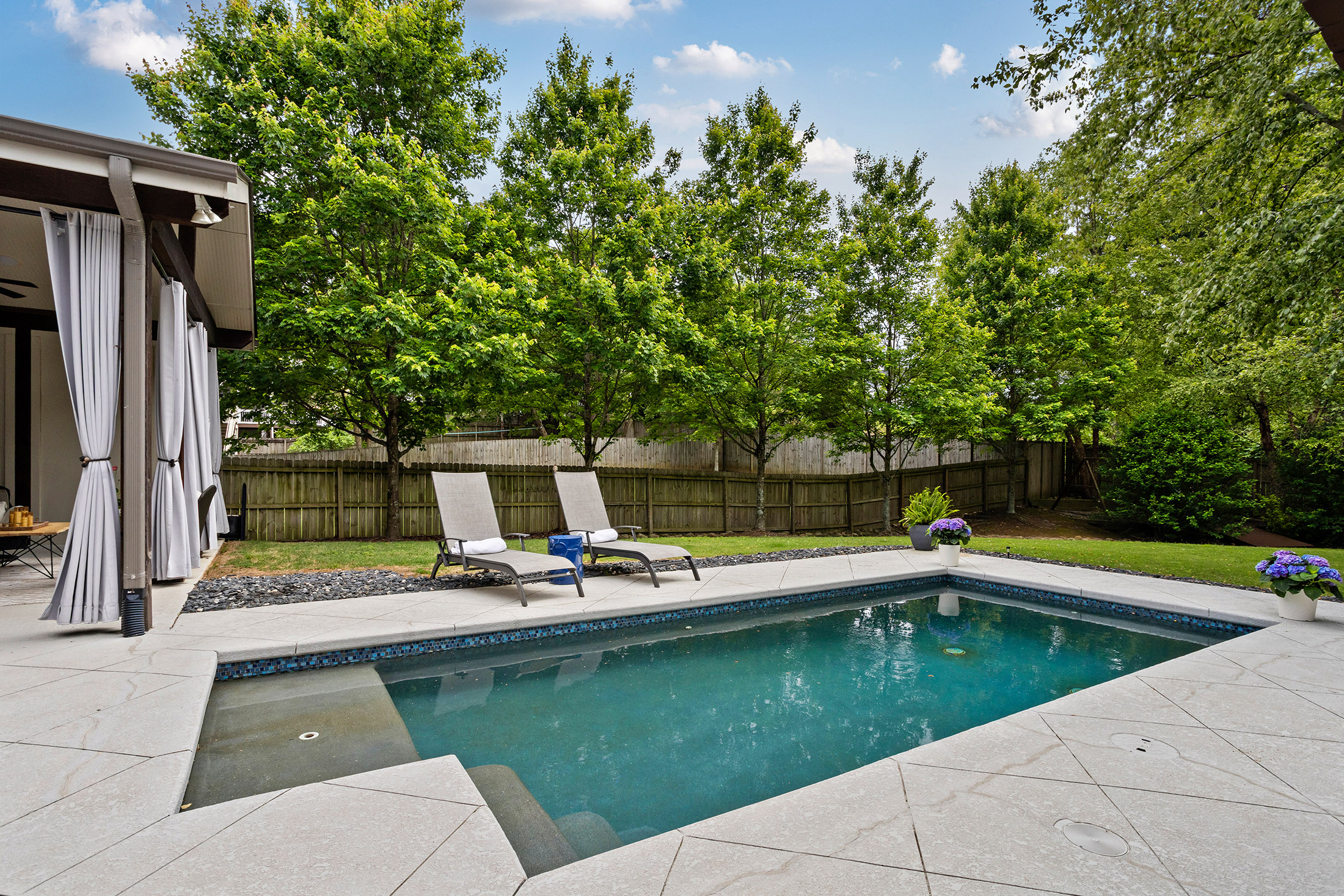  Extraordinary Custom-Built Home in Brookhaven - 物件實景