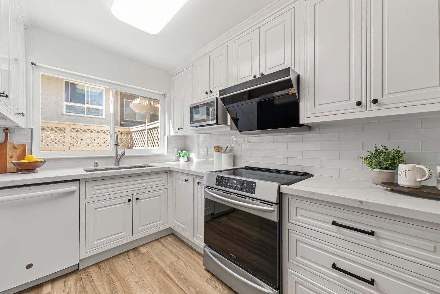 San Jose, California, 95129, United States, 2 Bedrooms Bedrooms, ,2 BathroomsBathrooms,Residential,For Sale,1910776