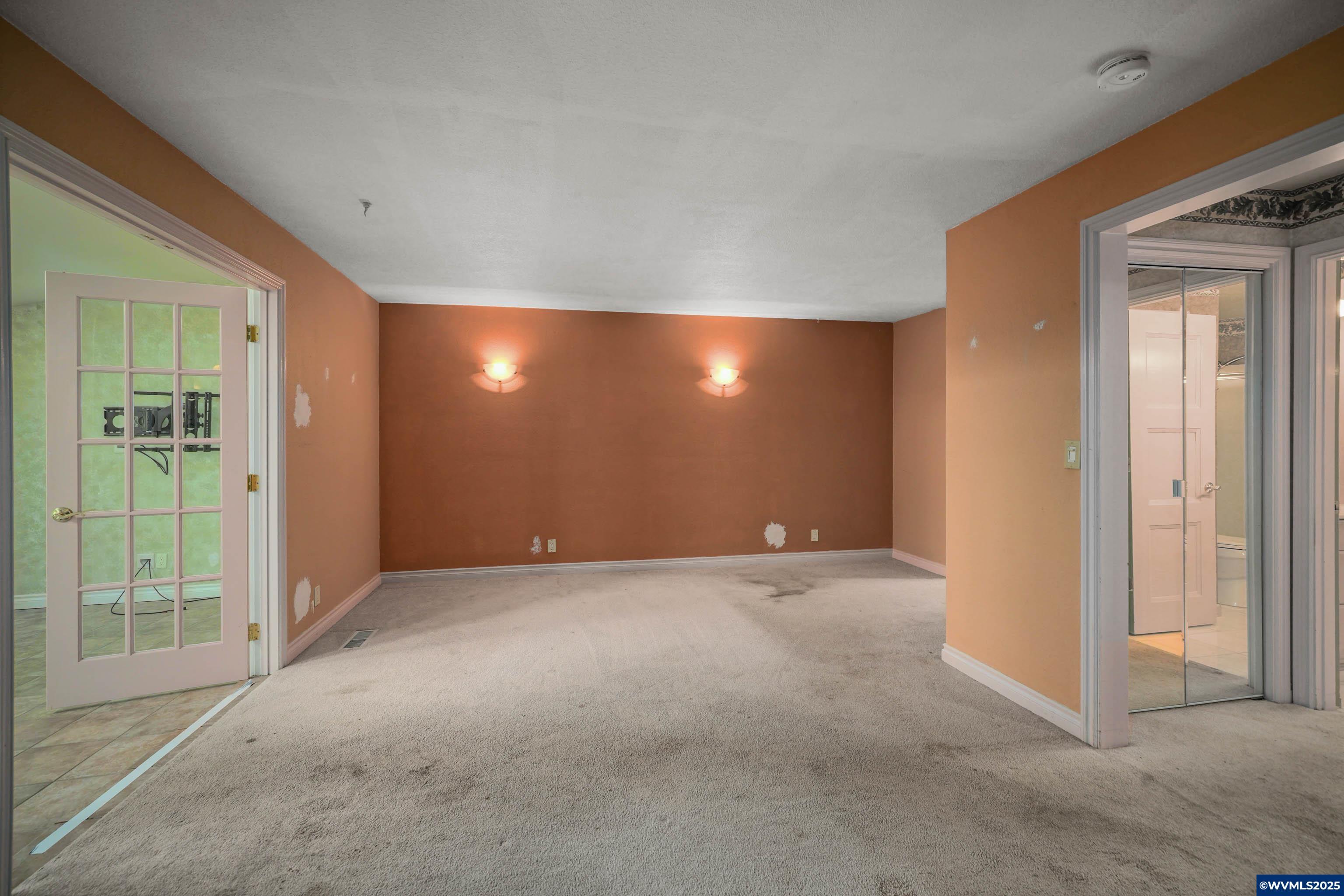 Salem, Oregon, 97304, United States, 3 Bedrooms Bedrooms, ,3 BathroomsBathrooms,Residential,For Sale,1826833