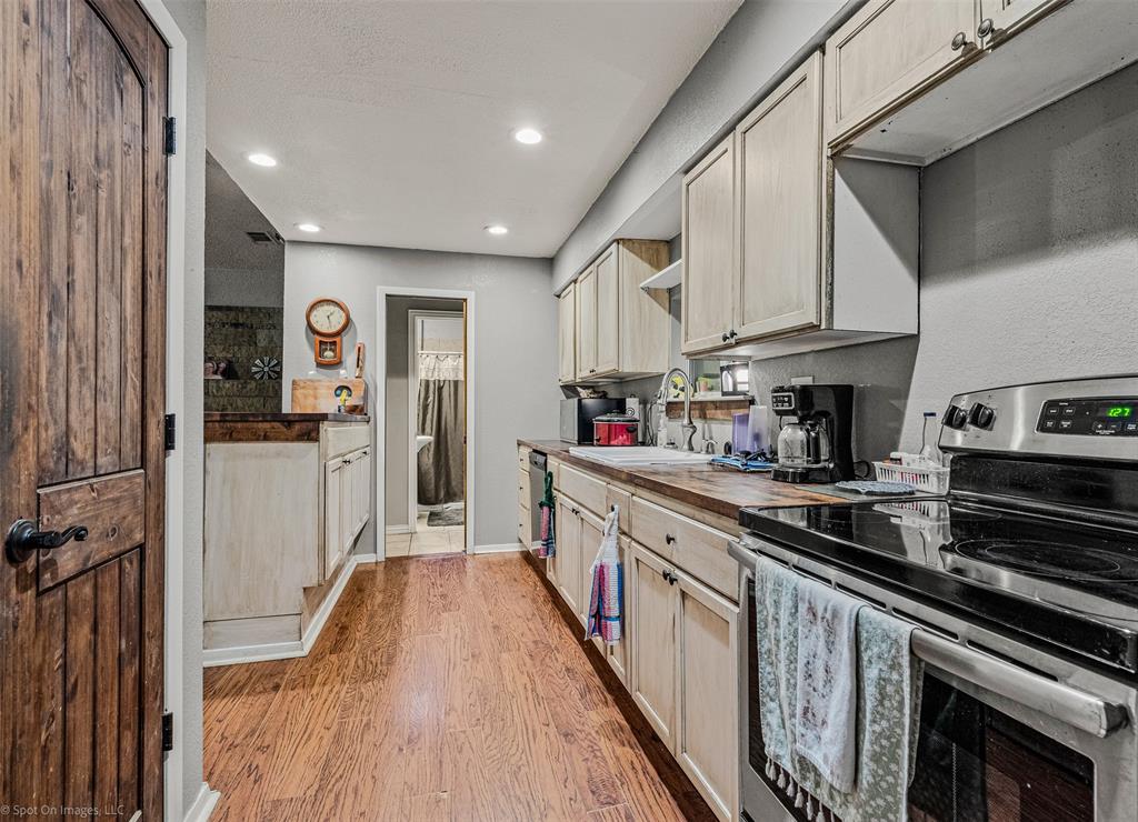 Terrell, Texas, 75161, United States, 3 Bedrooms Bedrooms, ,2 BathroomsBathrooms,Residential,For Sale,1933650