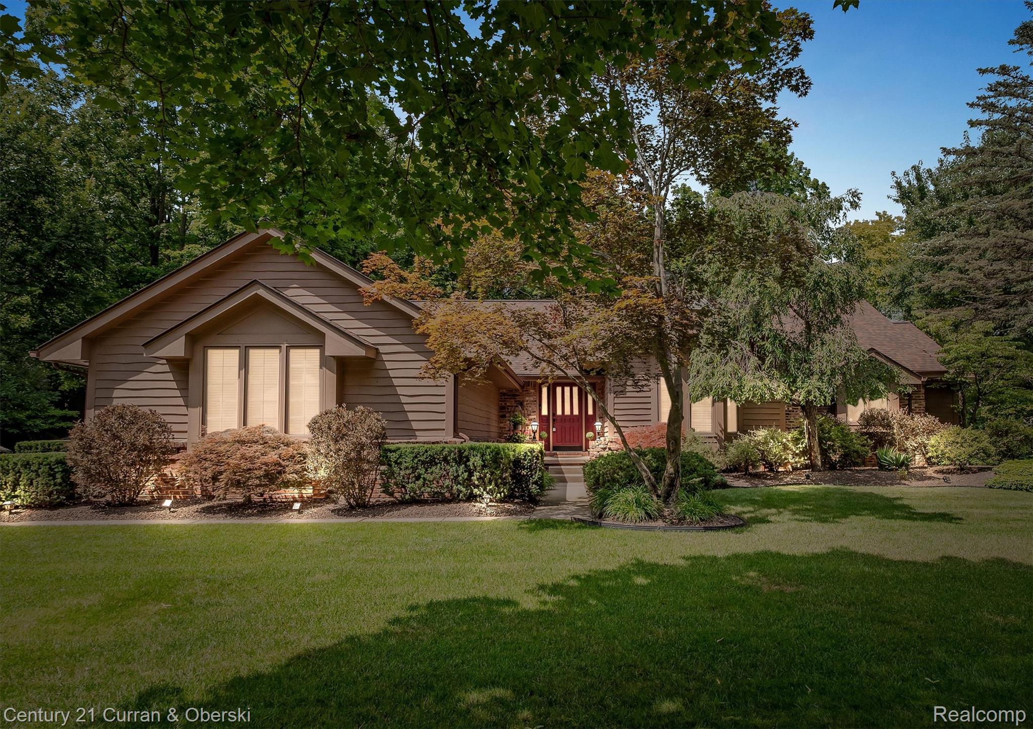 Northville, Michigan, 48167, United States, 4 Bedrooms Bedrooms, ,4 BathroomsBathrooms,Residential,For Sale,1923086