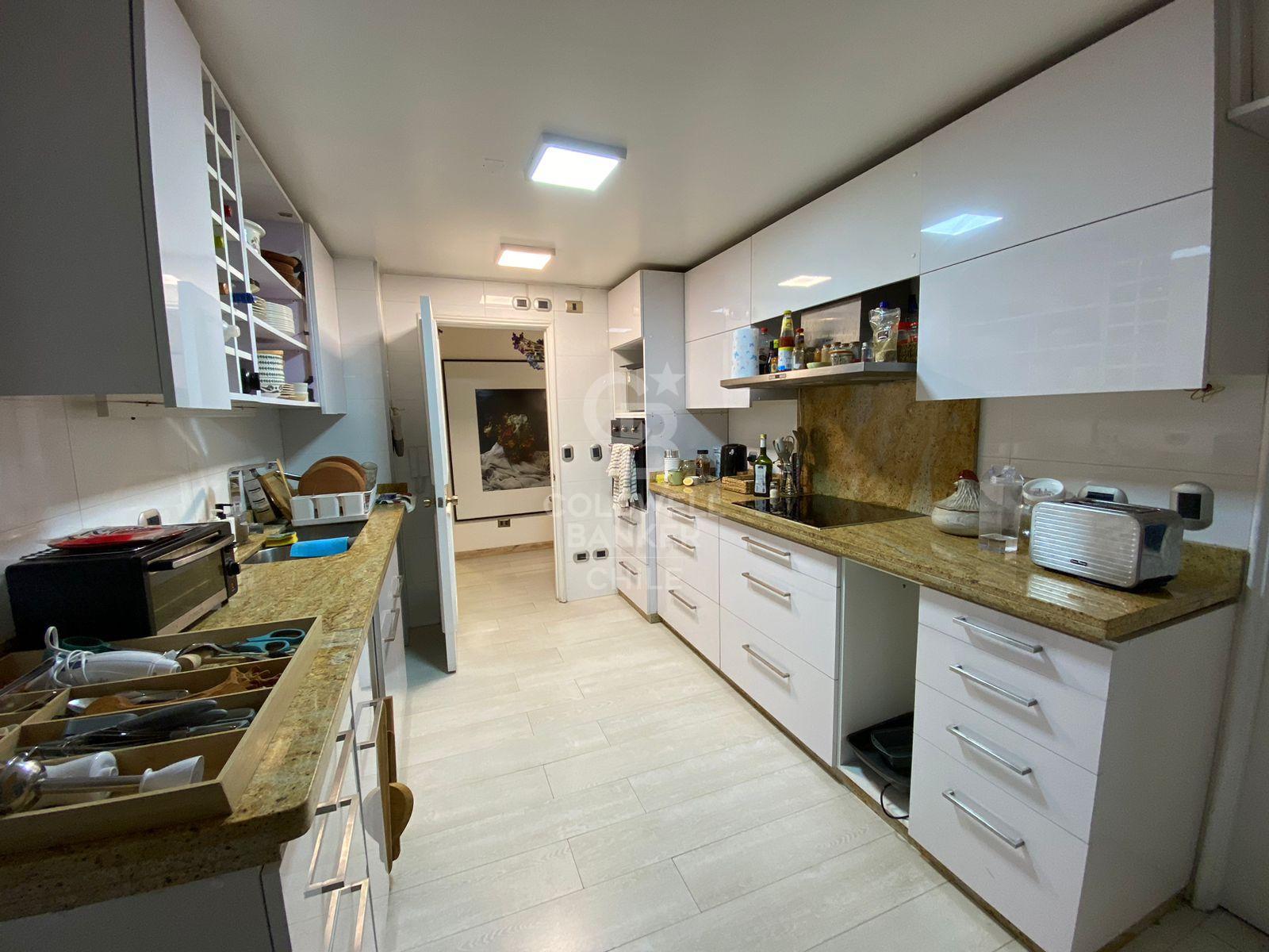 Vitacura, Chile, 4 Bedrooms Bedrooms, ,4 BathroomsBathrooms,Residential,For Sale,1709678