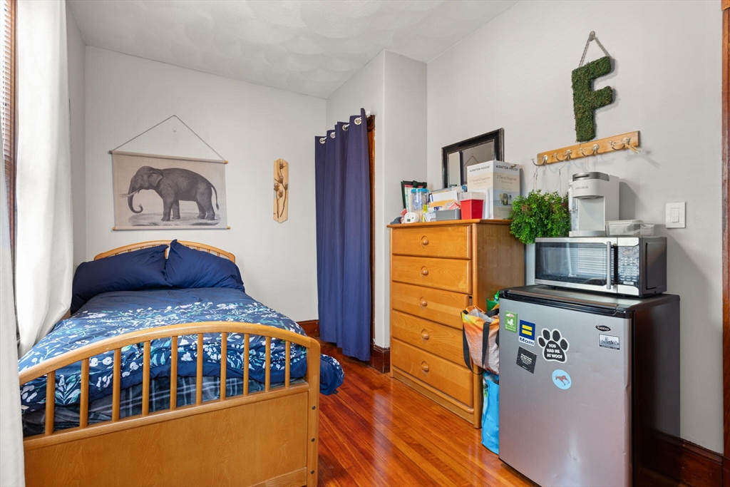 Medford, Massachusetts, 02155, United States, 4 Bedrooms Bedrooms, ,3 BathroomsBathrooms,Residential,For Sale,1923134