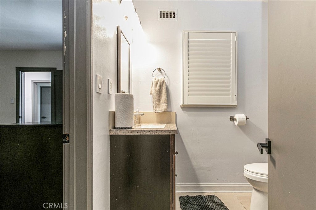 Van Nuys, California, 91406, United States, 3 Bedrooms Bedrooms, ,2 BathroomsBathrooms,Residential,For Sale,1940883