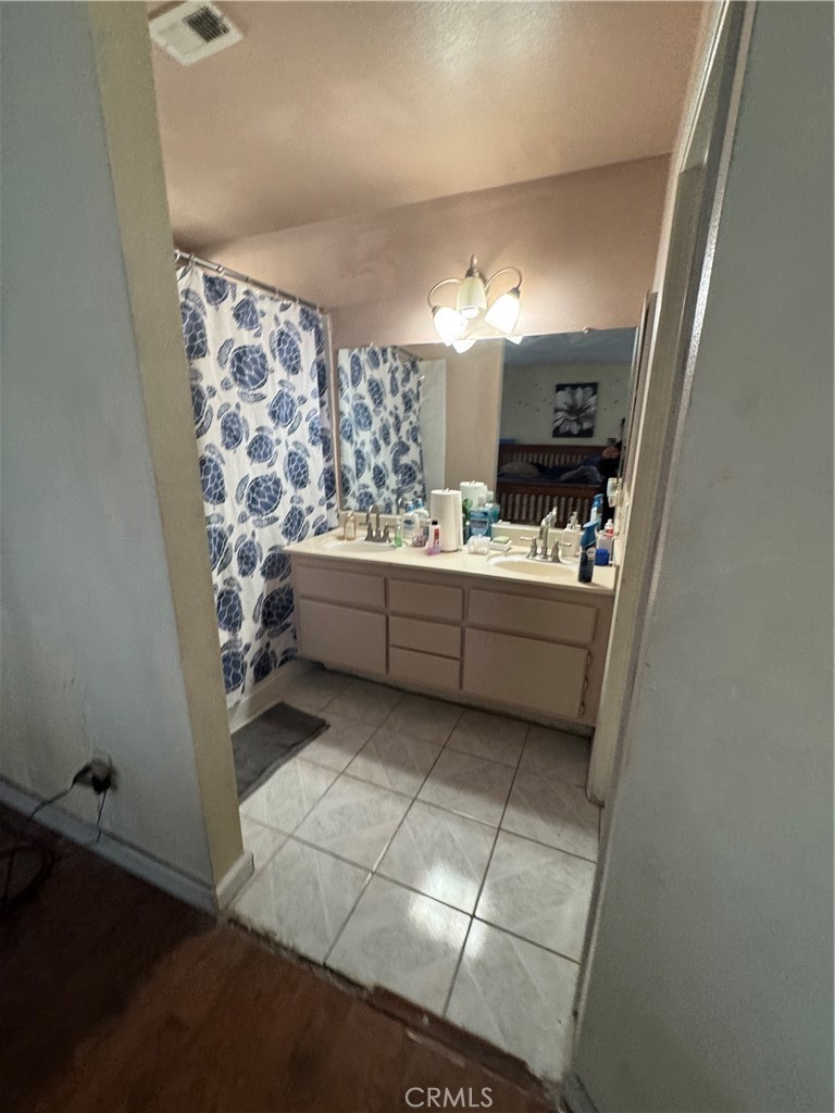 Bloomington, California, 92316, United States, 3 Bedrooms Bedrooms, ,2 BathroomsBathrooms,Residential,For Sale,2009954