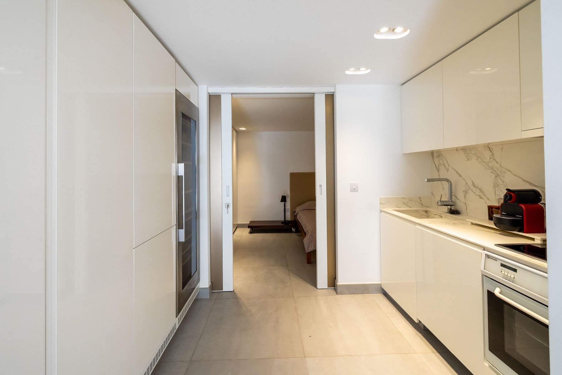  Renovated 3 Bedroom Residence with Guest Studio Steps from the Sea in Limassol - 物件實景