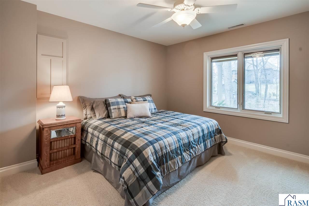 Mankato, Minnesota, 56001, United States, 3 Bedrooms Bedrooms, ,2 BathroomsBathrooms,Residential,For Sale,1982289