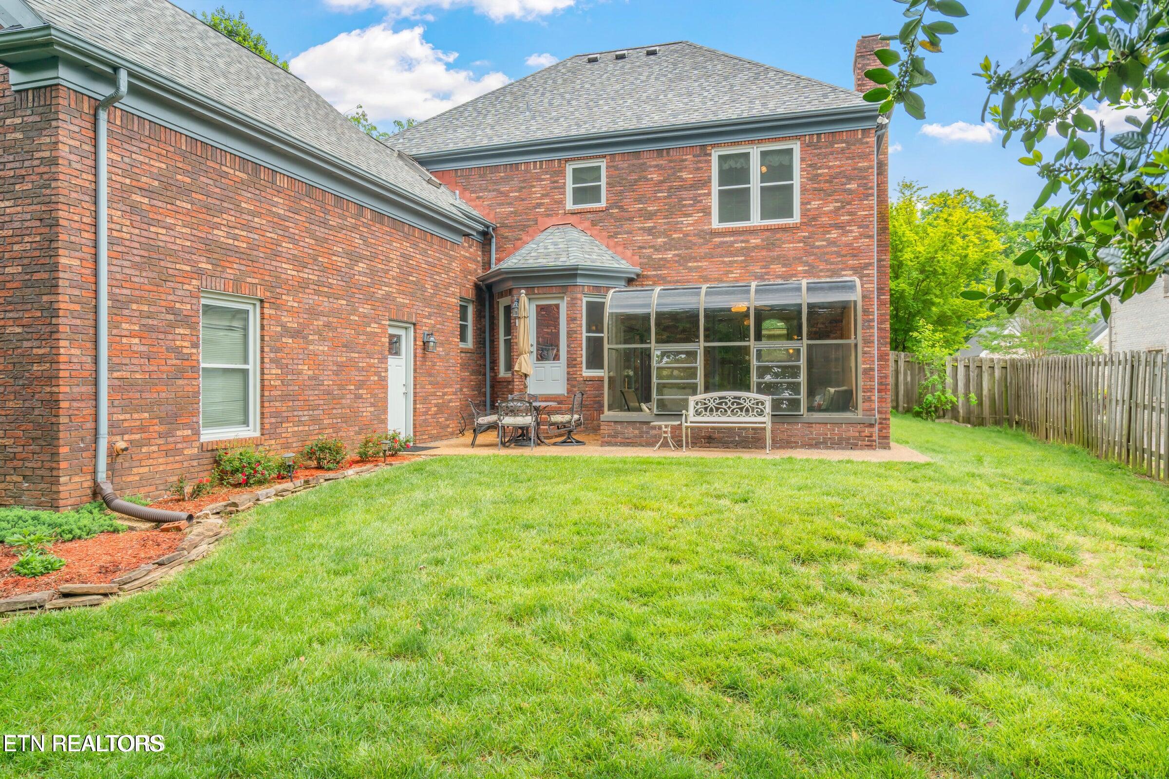 Kingston, Tennessee, 37763, United States, 3 Bedrooms Bedrooms, ,3 BathroomsBathrooms,Residential,For Sale,1897842