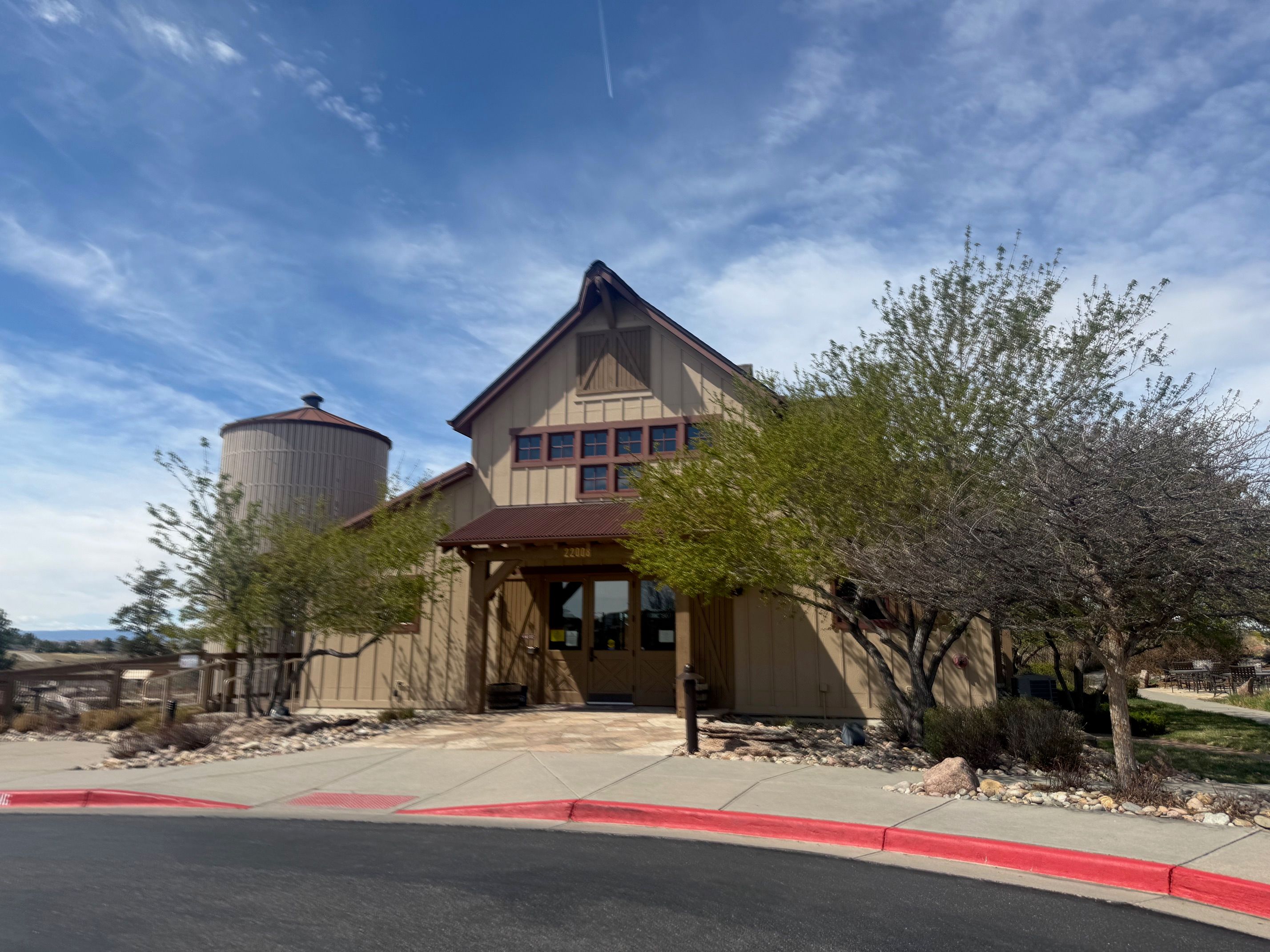  Ranch Perfection in Reata North Chef Kitchen Main Floor Suite & Basement Oasis - 物件實景