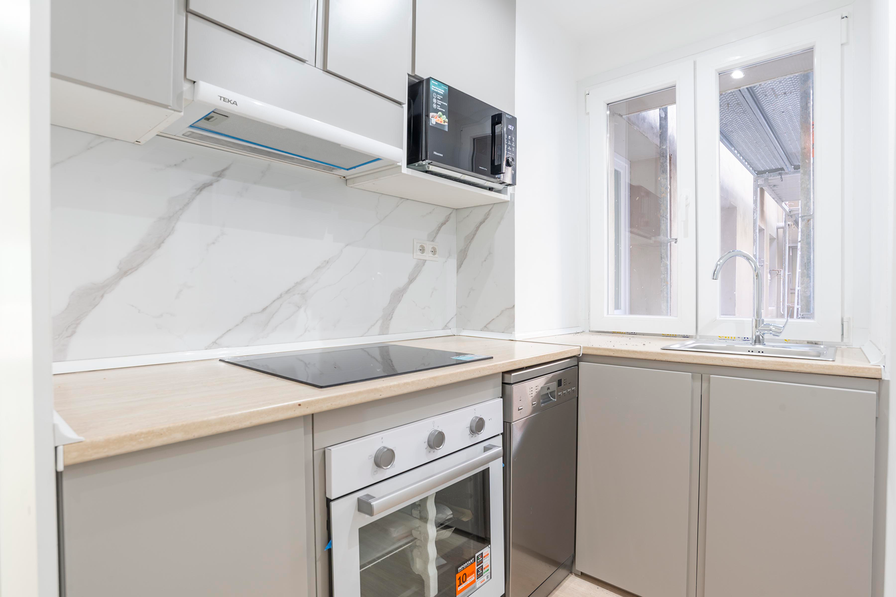  Fully renovated flat, ready to move in with terrace - 物件實景