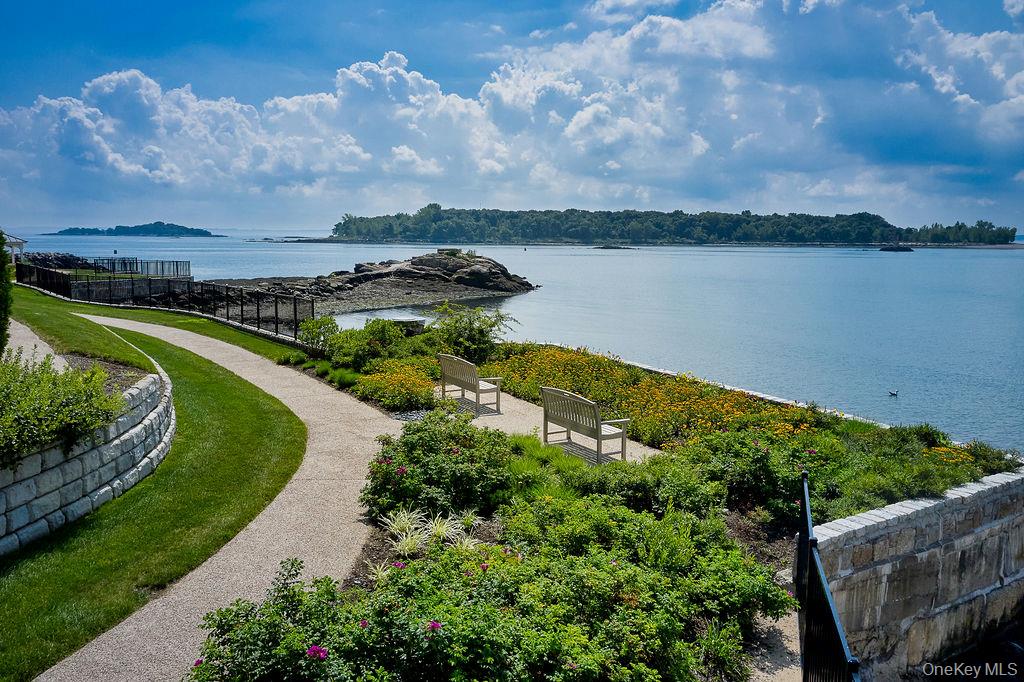 New Rochelle, New York, 10805, United States, 3 Bedrooms Bedrooms, ,4 BathroomsBathrooms,Residential,For Sale,1942227