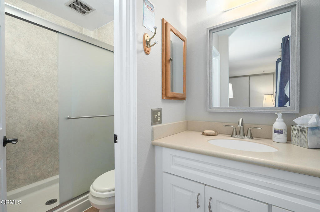 Thousand Oaks, California, 91362, United States, 4 Bedrooms Bedrooms, ,1 BathroomBathrooms,Residential,For Sale,1975881