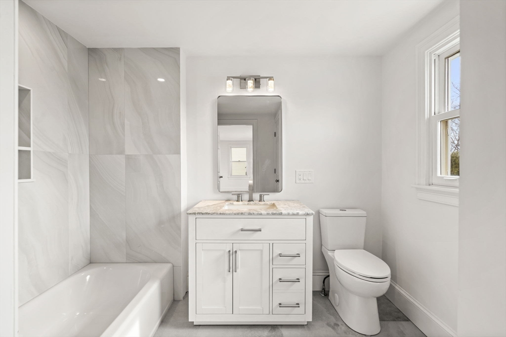 Boston, Massachusetts, 02132, United States, 3 Bedrooms Bedrooms, ,2 BathroomsBathrooms,Residential,For Sale,1898470