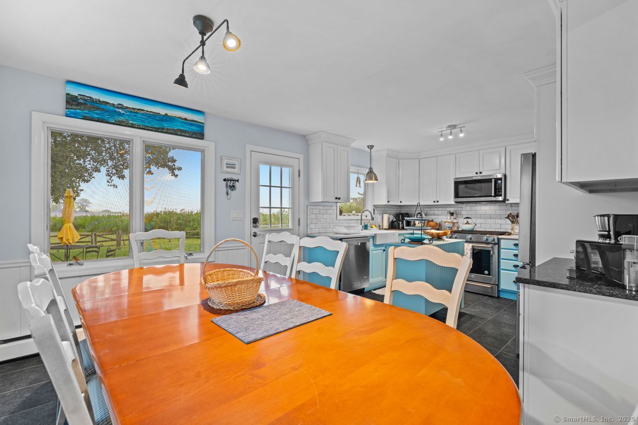Guilford, Connecticut, 06437, United States, 3 Bedrooms Bedrooms, ,2 BathroomsBathrooms,Residential,For Sale,1906162