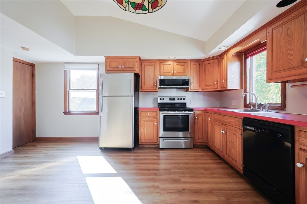 Boston, Massachusetts, 02136, United States, 4 Bedrooms Bedrooms, ,2 BathroomsBathrooms,Residential,For Sale,1944932