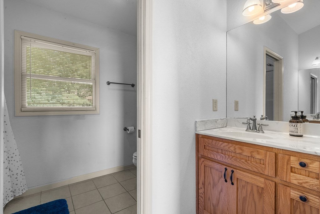 Murphy, North Carolina, 28096, United States, 4 Bedrooms Bedrooms, ,4 BathroomsBathrooms,Residential,For Sale,1871298