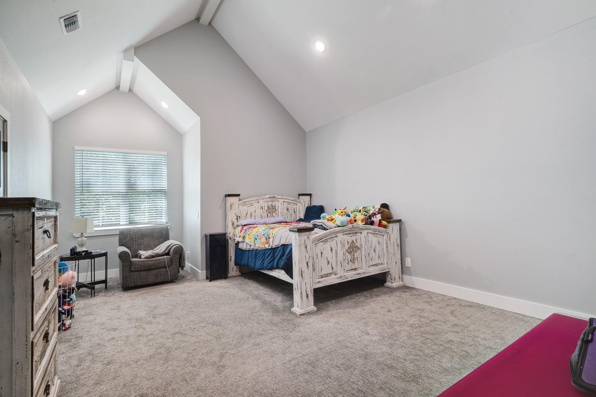 Paris, Texas, 75462, United States, 6 Bedrooms Bedrooms, ,5 BathroomsBathrooms,Residential,For Sale,1982546