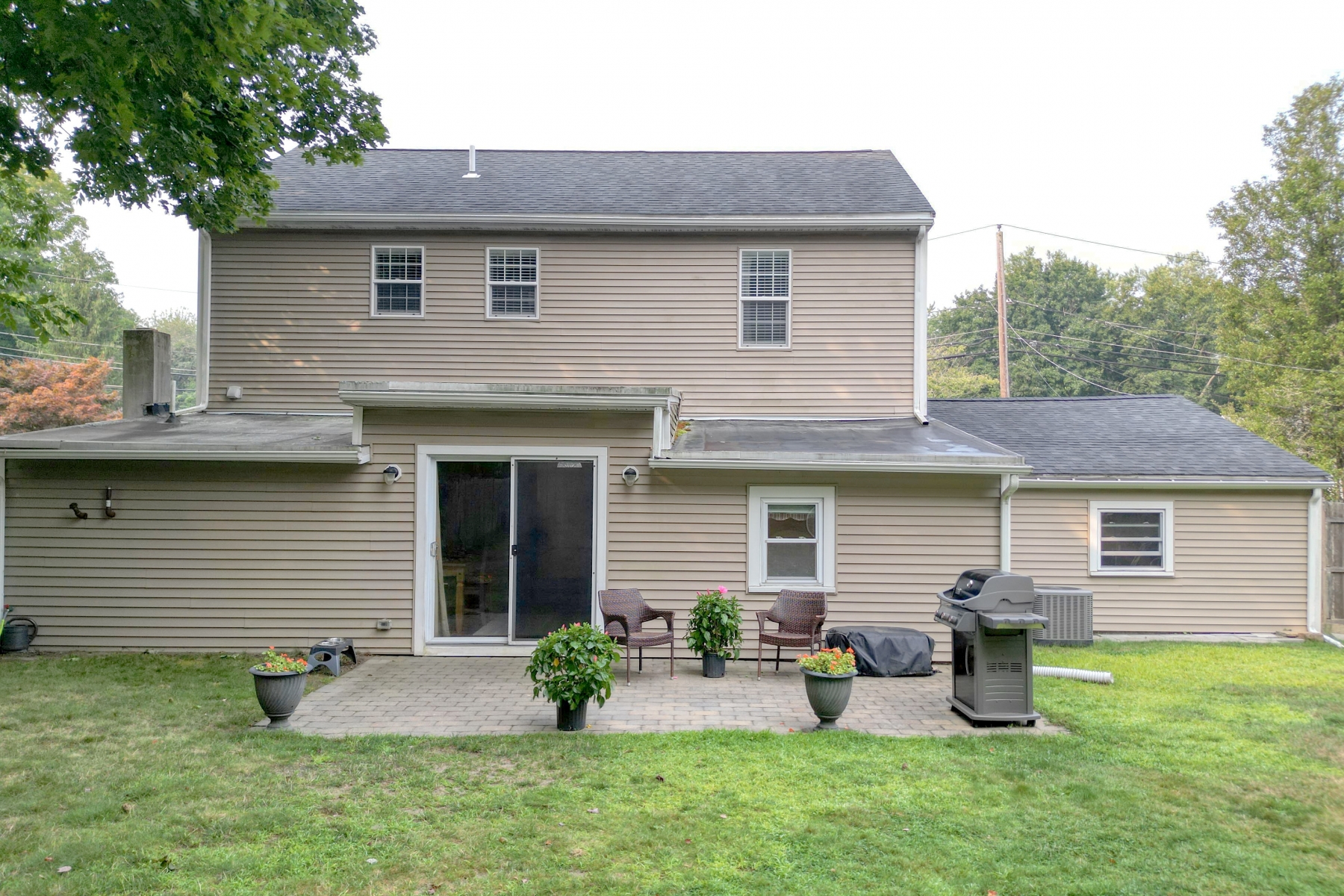 Holbrook, Massachusetts, 02343, United States, 4 Bedrooms Bedrooms, ,3 BathroomsBathrooms,Residential,For Sale,1910565