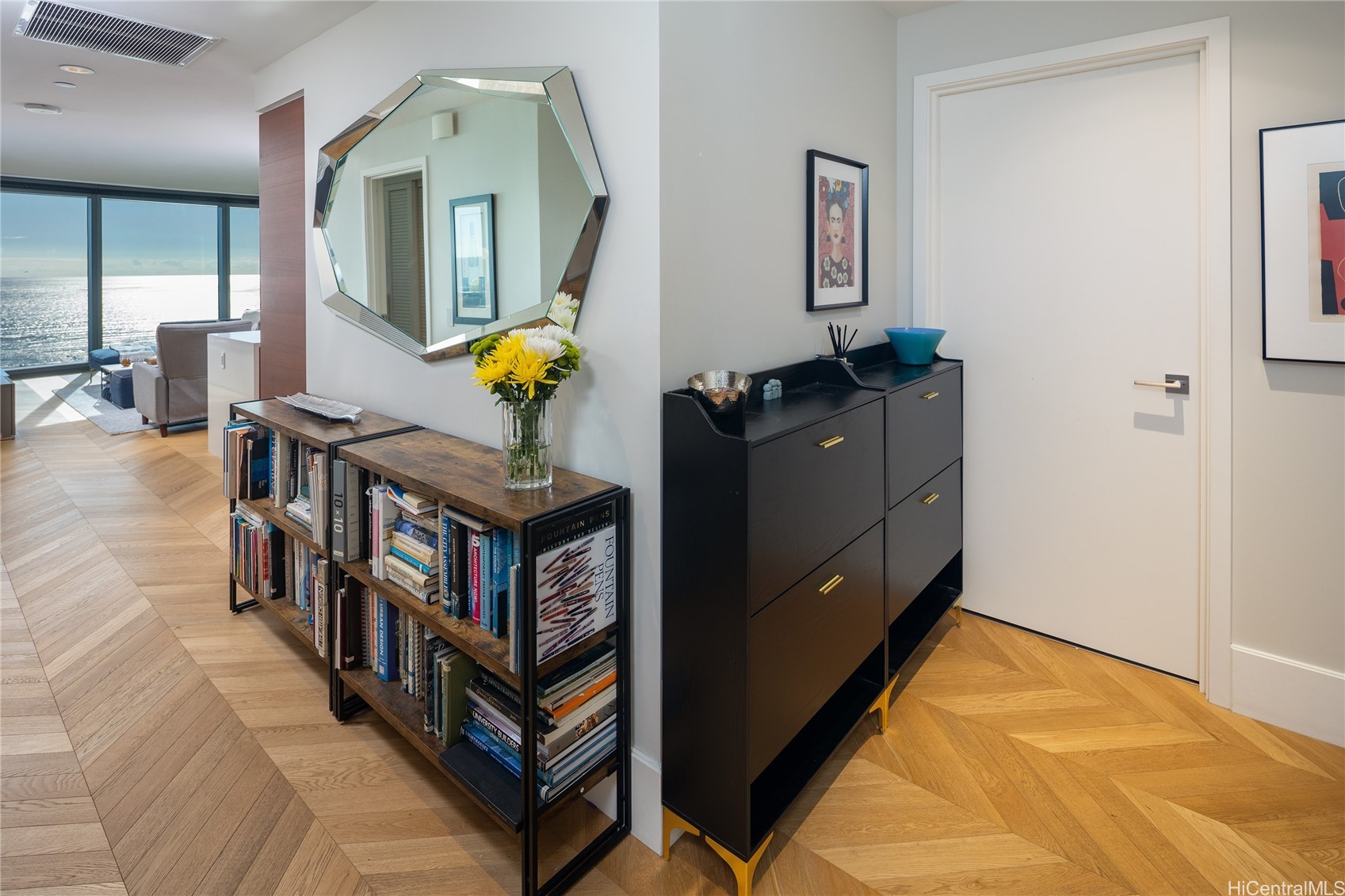 Honolulu, Hawaii, 96814, United States, 3 Bedrooms Bedrooms, ,3 BathroomsBathrooms,Residential,For Sale,2003362