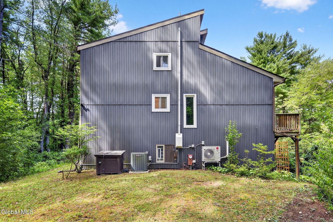 Valatie, New York, 12184, United States, 5 Bedrooms Bedrooms, ,3 BathroomsBathrooms,Residential,For Sale,1924980