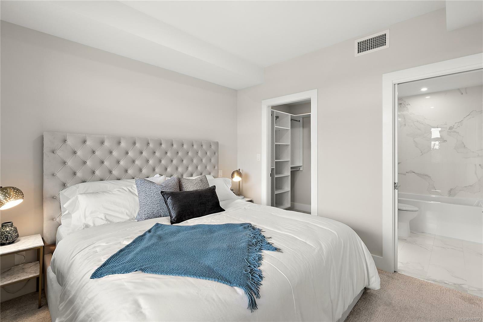 CENTRAL SAANICH, British Columbia, V8M 0B9, CA, 2 Bedrooms Bedrooms, ,Residential,For Sale,1876332