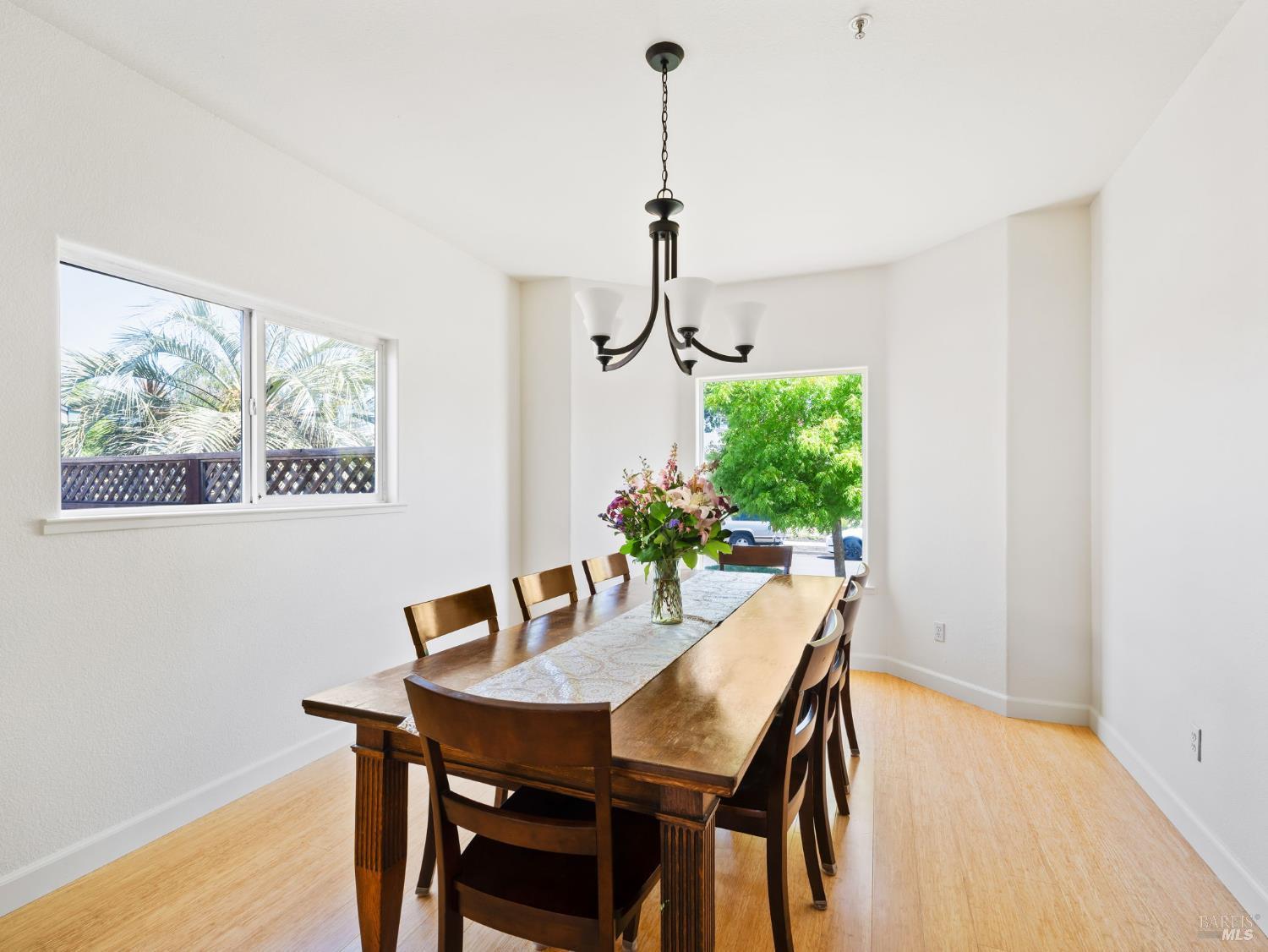Napa, California, 94558, United States, 4 Bedrooms Bedrooms, ,3 BathroomsBathrooms,Residential,For Sale,1827773