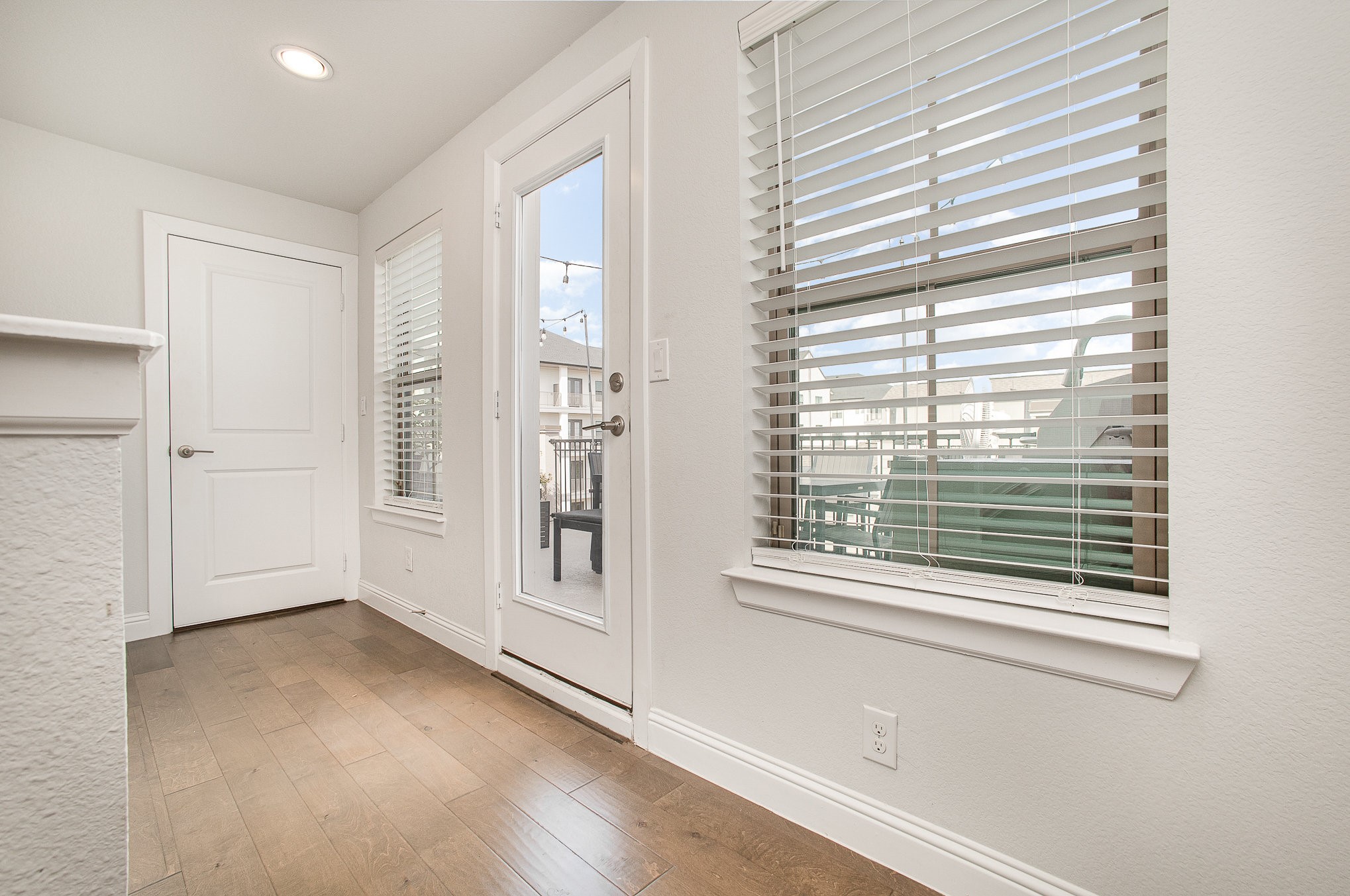 Dallas, Texas, 75212, United States, 3 Bedrooms Bedrooms, ,4 BathroomsBathrooms,Residential,For Sale,1760798