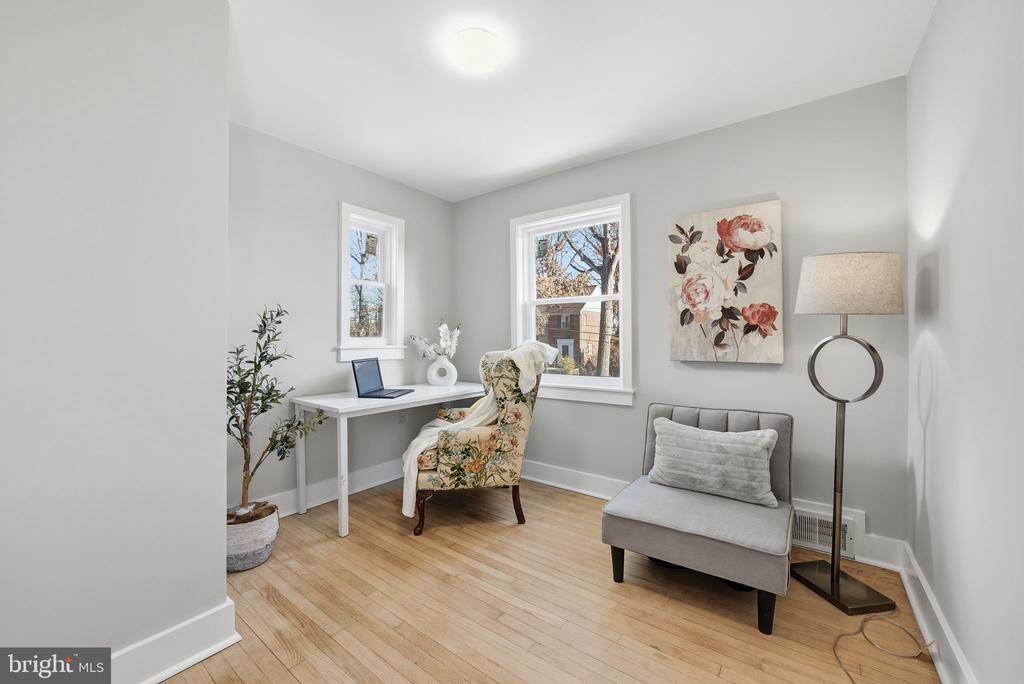 Silver Spring, Maryland, 20901, United States, 4 Bedrooms Bedrooms, ,3 BathroomsBathrooms,Residential,For Sale,2002464