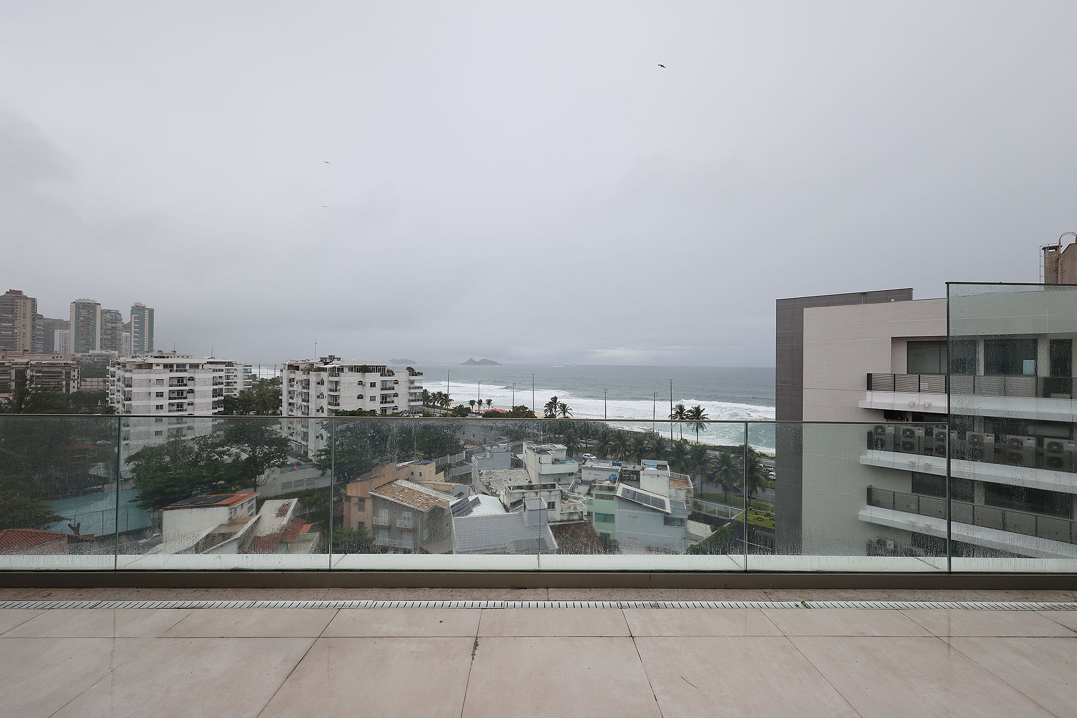  Oceanfront linear penthouse with private leisure amenities - 物件實景
