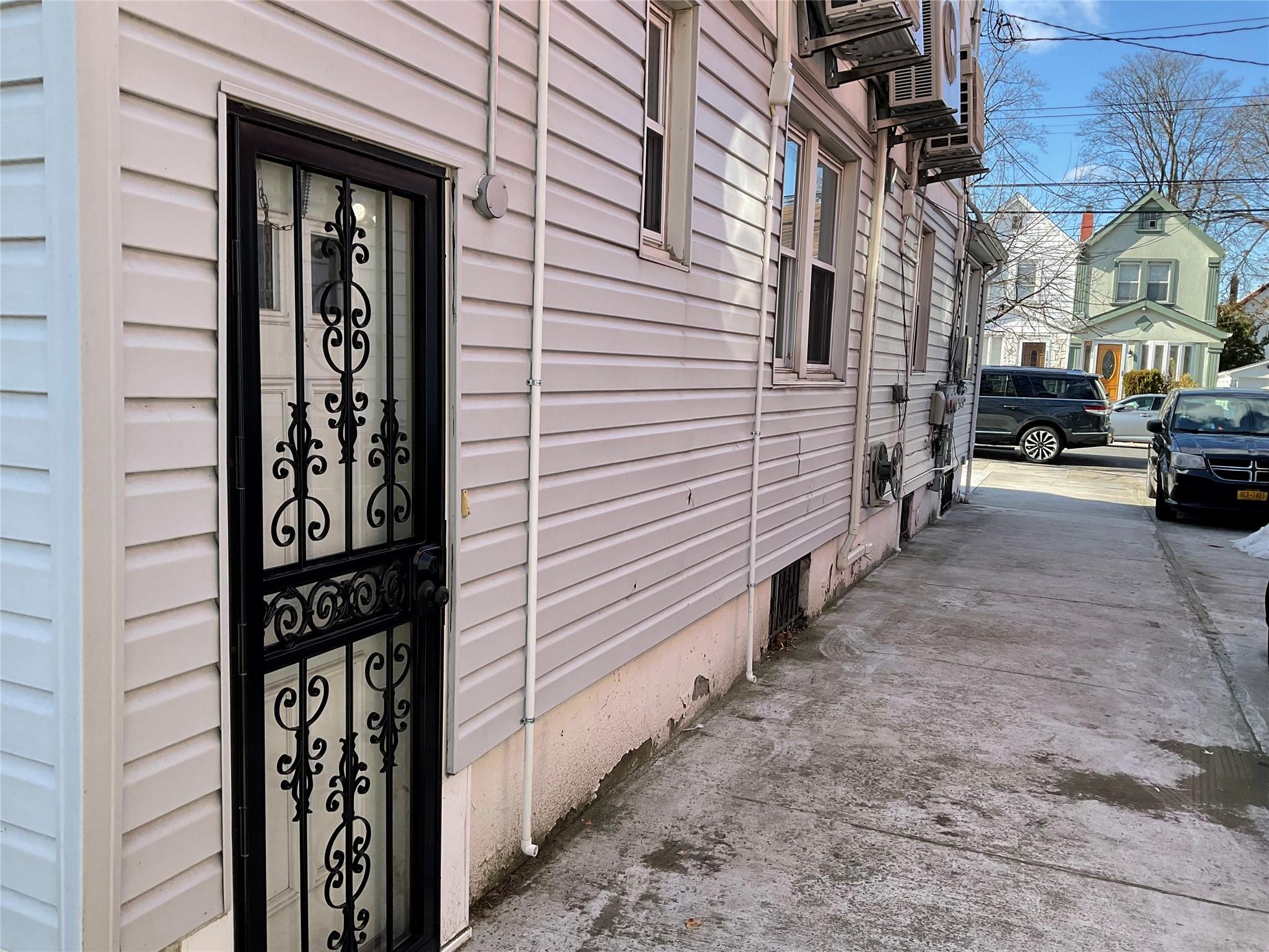 Saint Albans, New York, 11412, United States, 3 Bedrooms Bedrooms, ,2 BathroomsBathrooms,Residential,For Sale,1722448