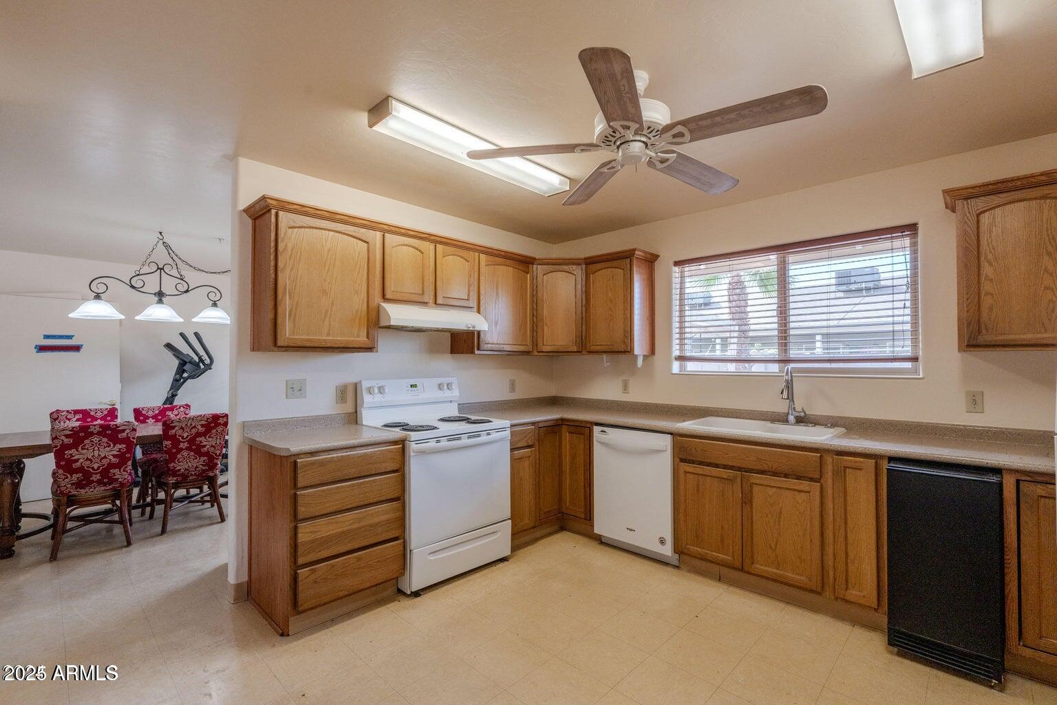 Casa Grande, Arizona, 85122, United States, 7 Bedrooms Bedrooms, ,Residential,For Sale,1932928