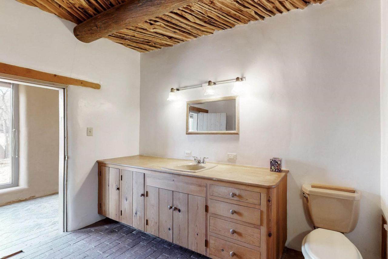 La Mesilla, New Mexico, 87532, United States, 5 Bedrooms Bedrooms, ,2 BathroomsBathrooms,Residential,For Sale,1762122