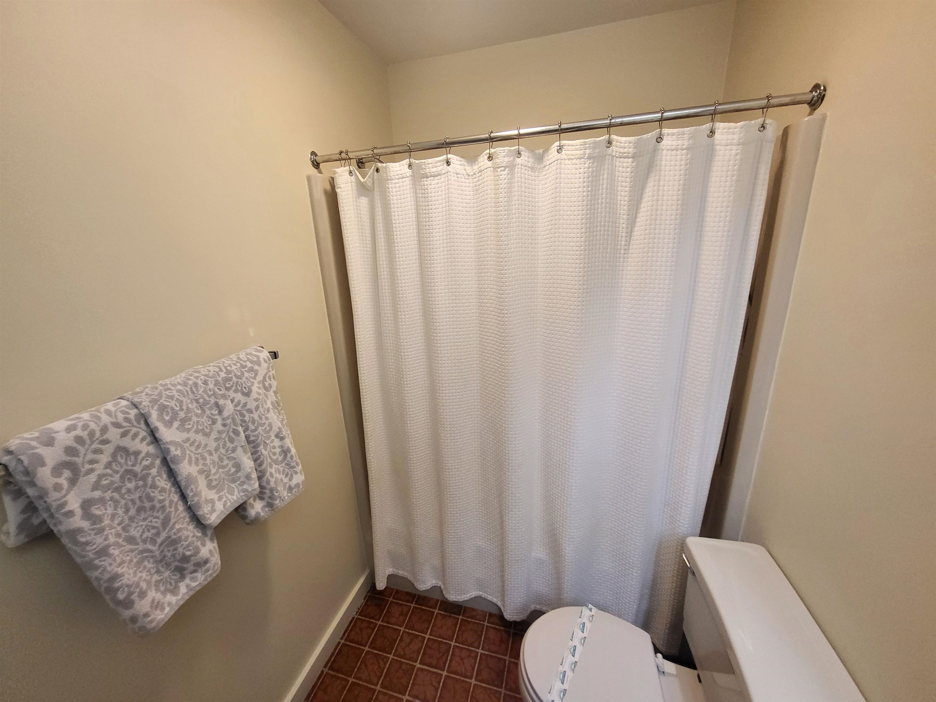 Lincoln, New Hampshire, 03251, United States, 5 Bedrooms Bedrooms, ,2 BathroomsBathrooms,Residential,For Sale,2003487