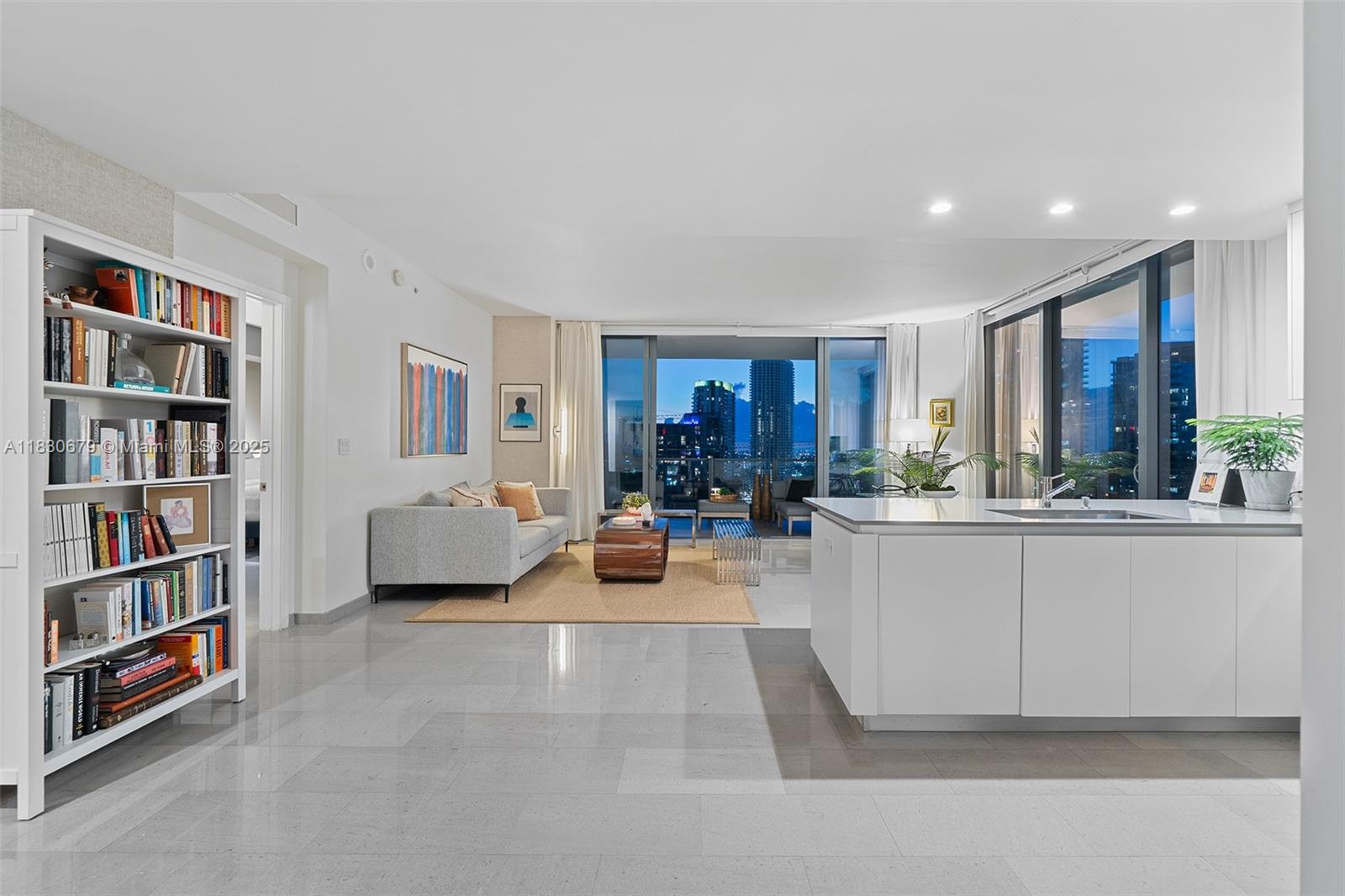 Miami, Florida, 33131, United States, 2 Bedrooms Bedrooms, ,3 BathroomsBathrooms,Residential,For Sale,1877459