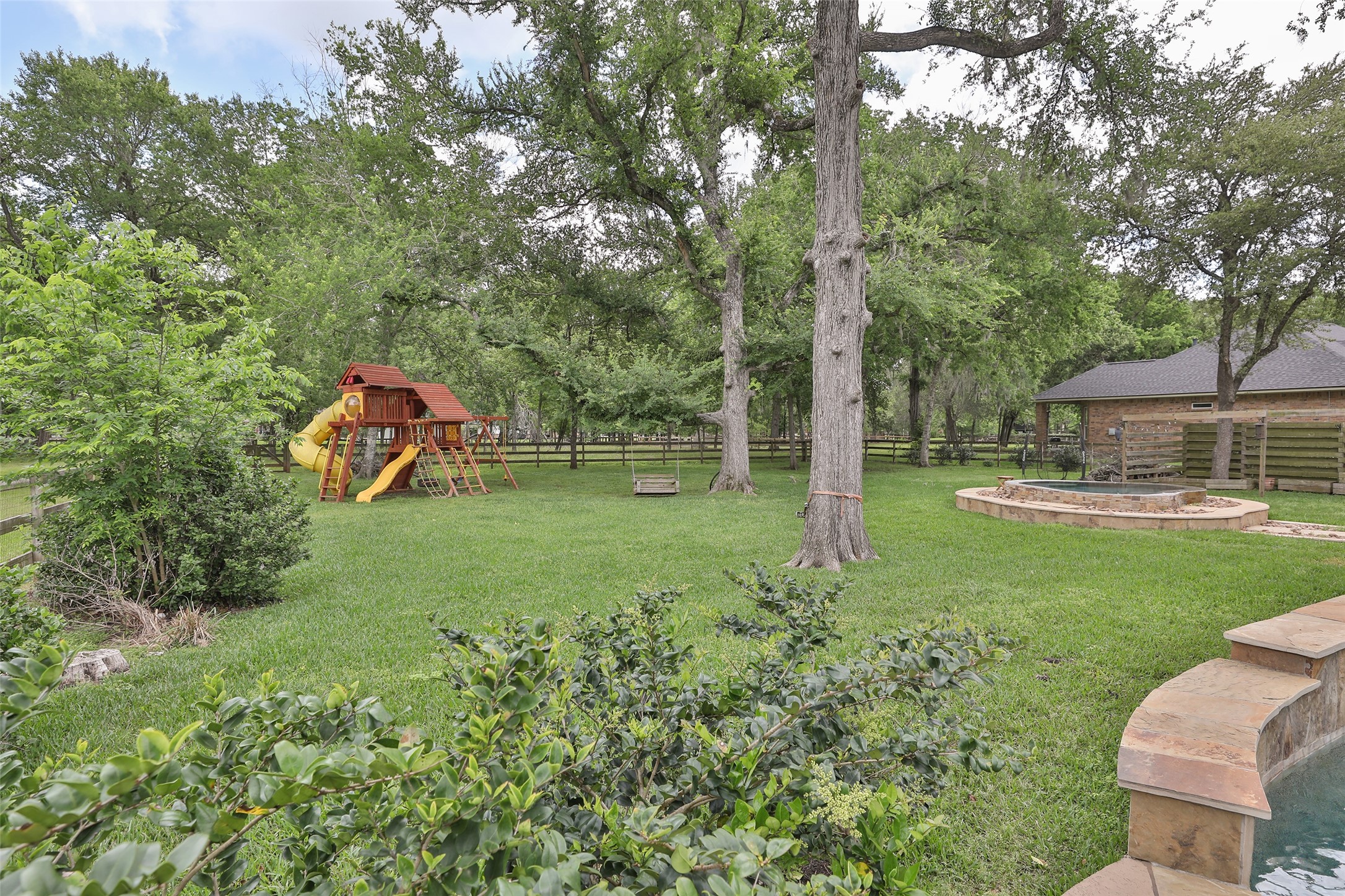  3422 Woodbine Drive - 物件實景