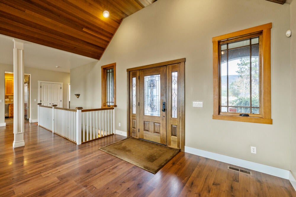 Klamath Falls, Oregon, 97601, United States, 4 Bedrooms Bedrooms, ,3 BathroomsBathrooms,Residential,For Sale,1987766