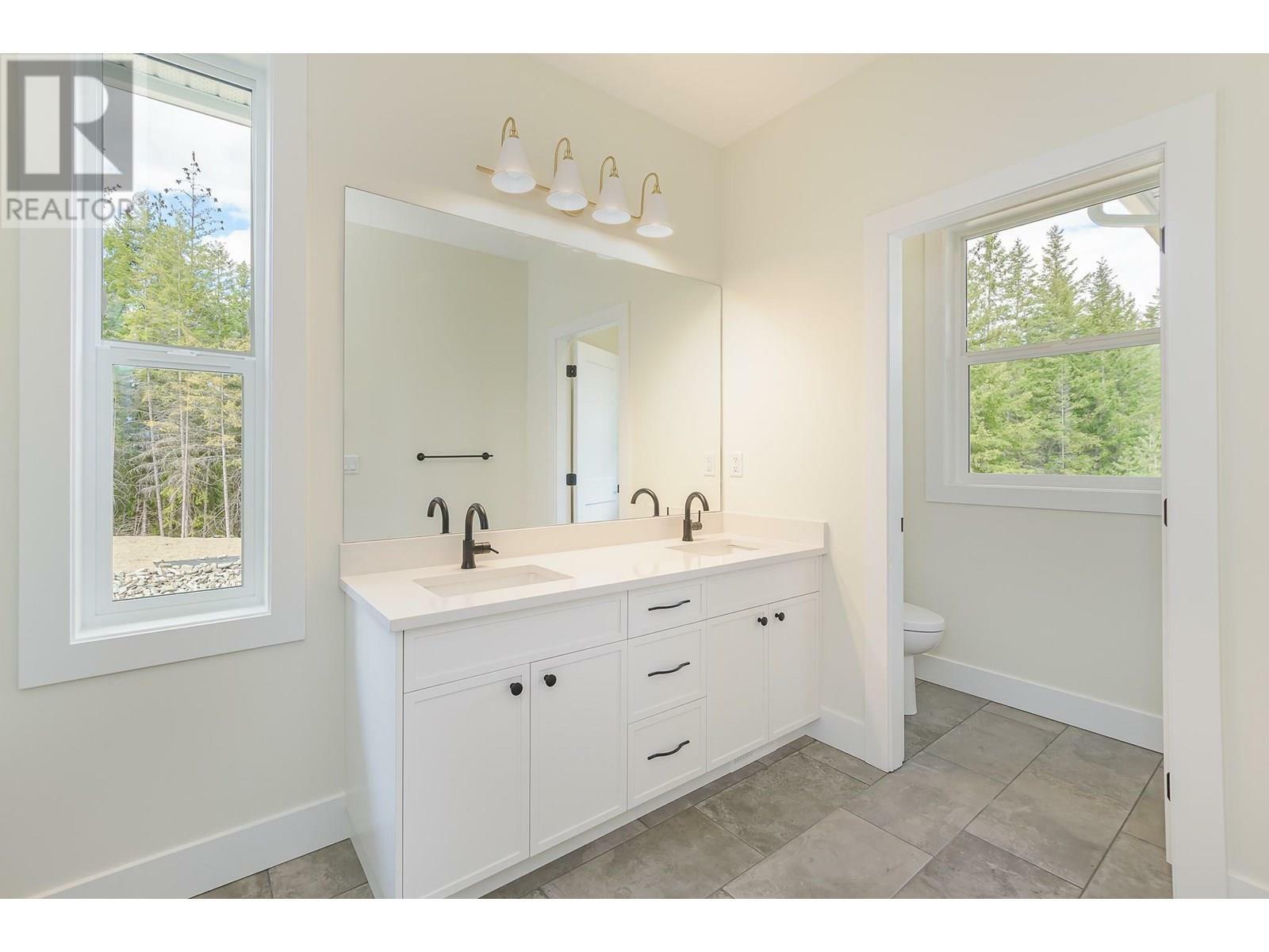 BLIND BAY, British Columbia, V0E 1H0, CA, 3 Bedrooms Bedrooms, ,2 BathroomsBathrooms,Residential,For Sale,1836853